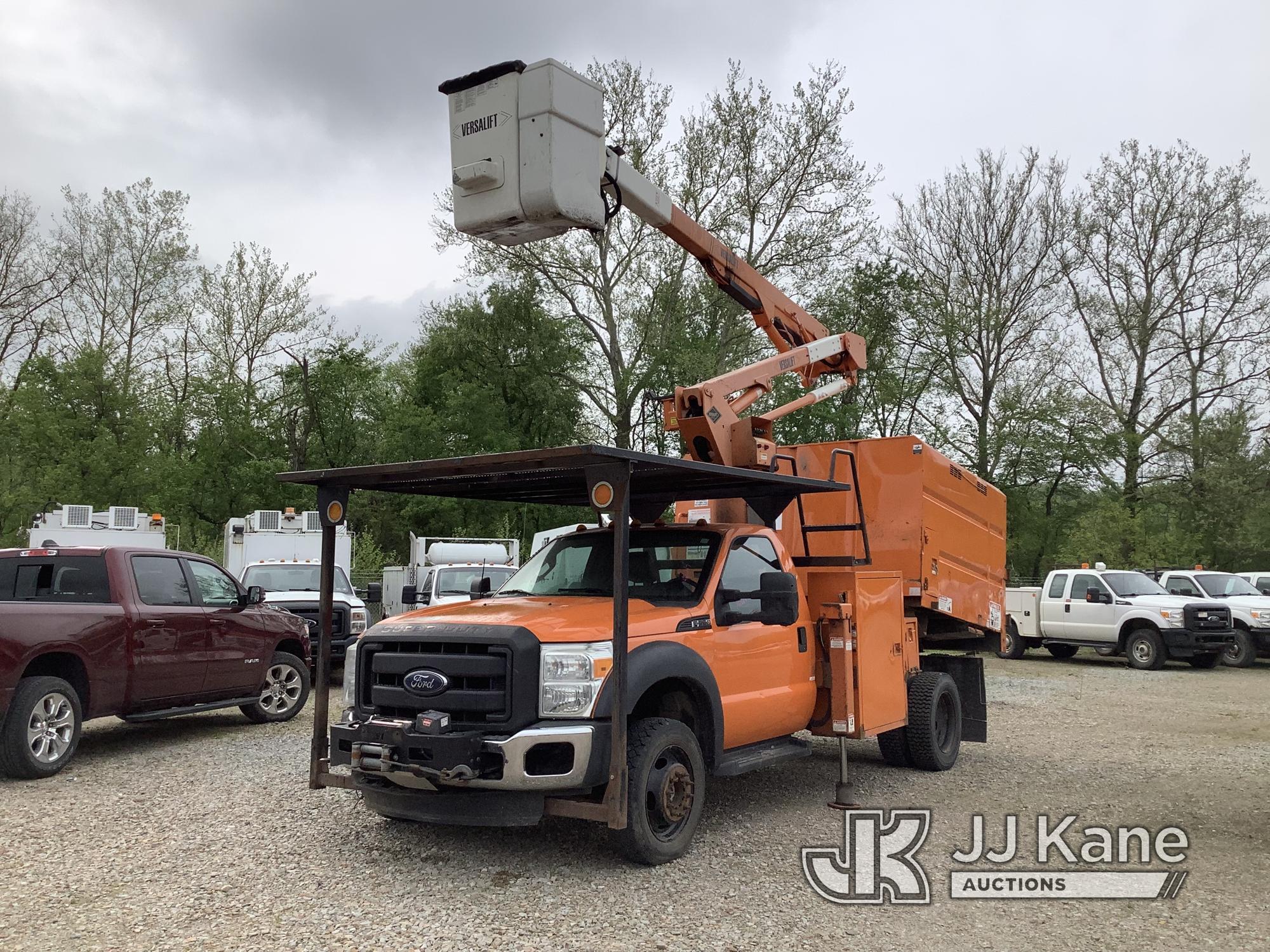 (Smock, PA) Versalift SST40EIH, Articulating & Telescopic Bucket mounted behind cab on 2015 Ford F55