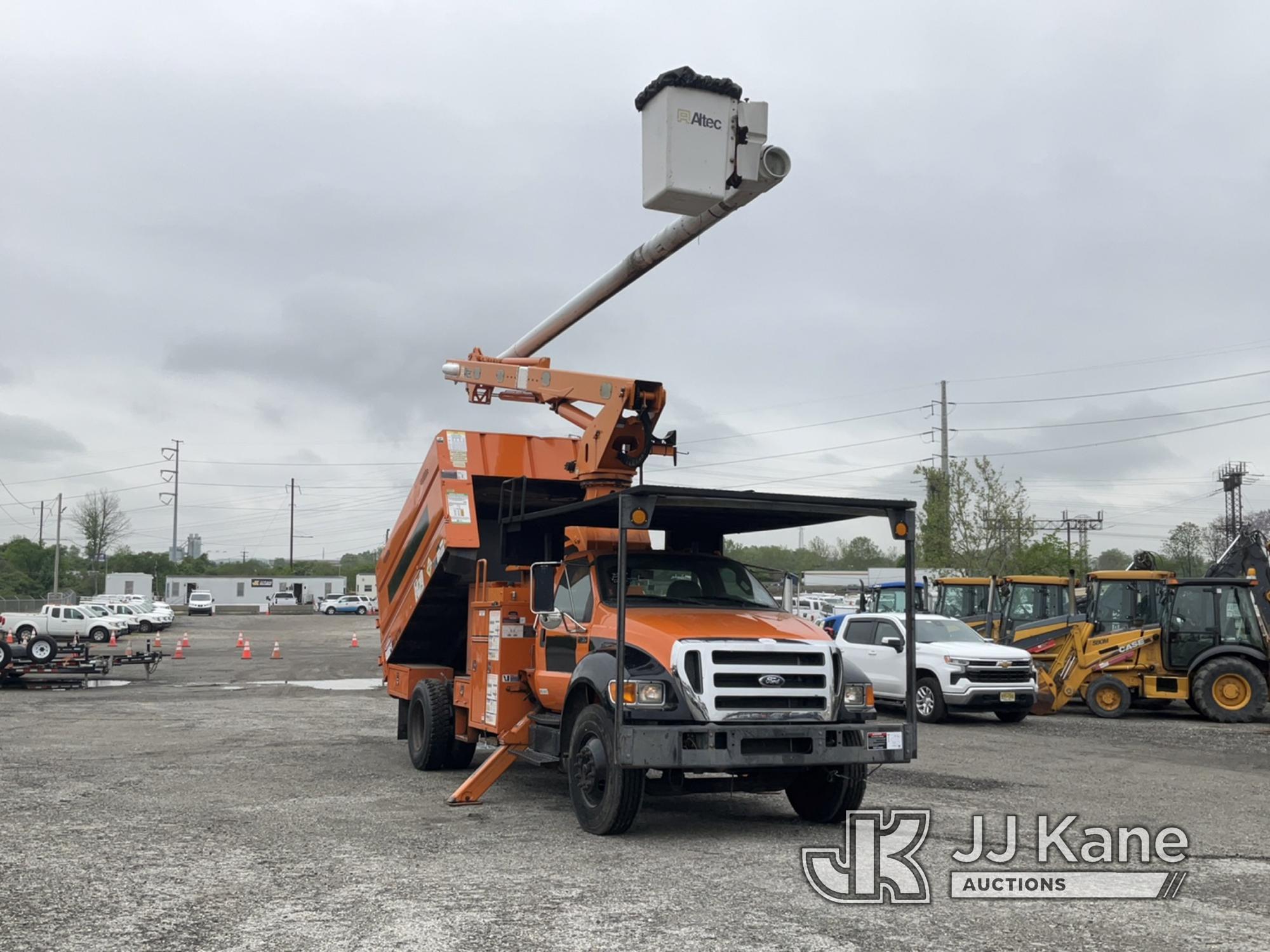 (Plymouth Meeting, PA) Altec LR760E70, Over-Center Elevator Bucket Truck mounted behind cab on 2013