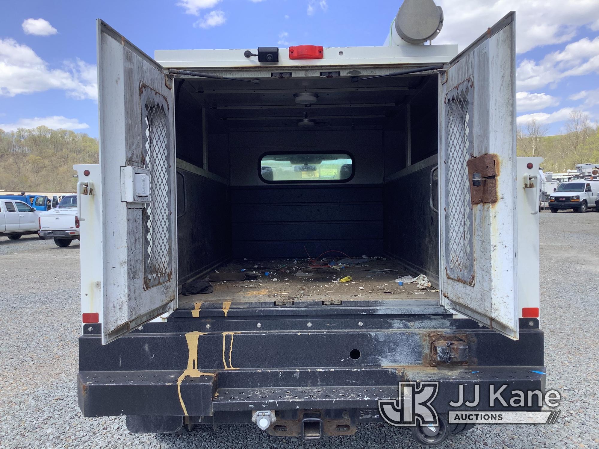 (Smock, PA) 2017 Ford F250 4x4 Extended-Cab Enclosed Service Truck Runs & Moves, Engine Noise, Drive