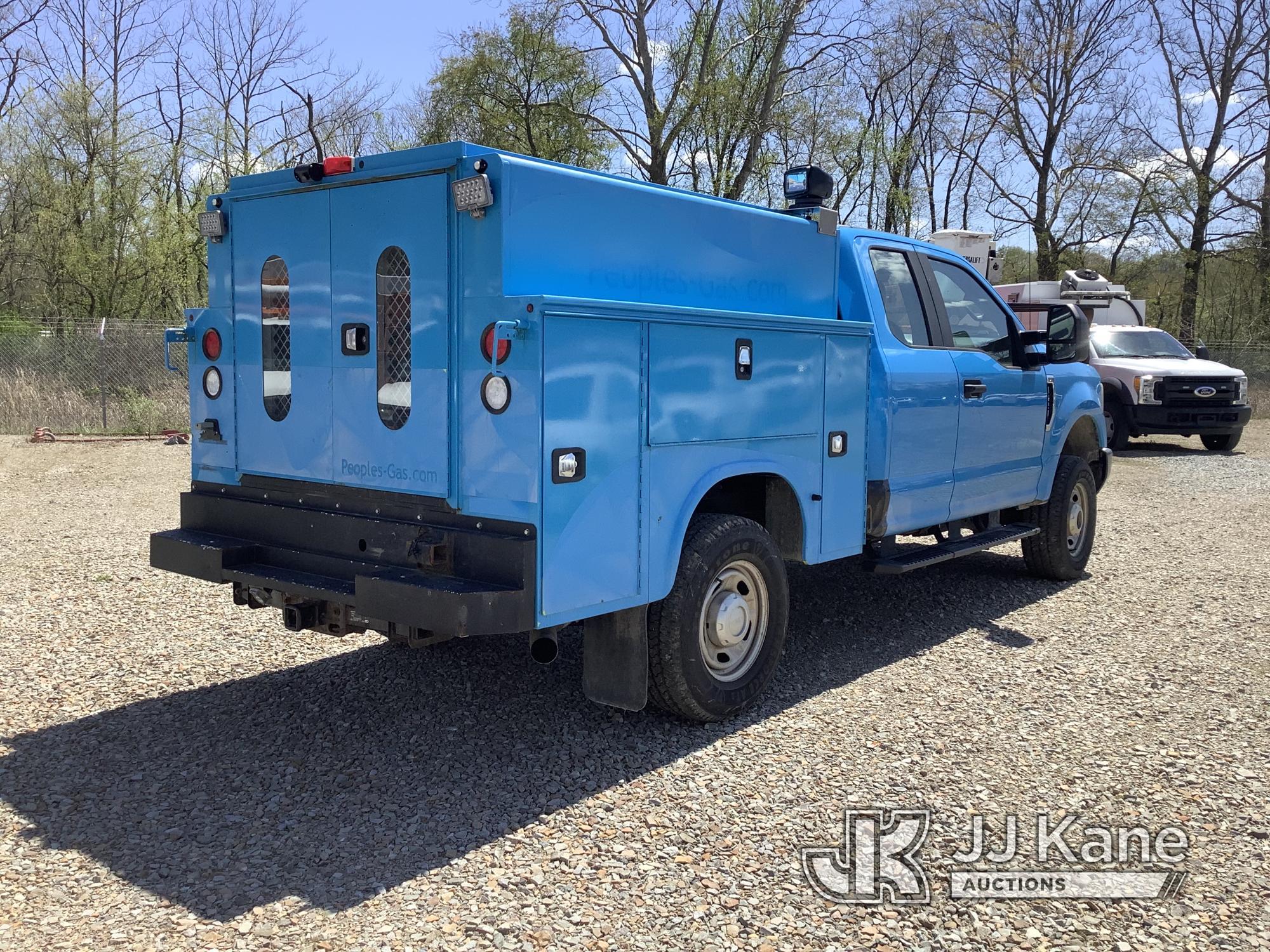 (Smock, PA) 2018 Ford F250 4x4 Extended-Cab Enclosed Service Truck Runs & Moves, Rust & Body Damage