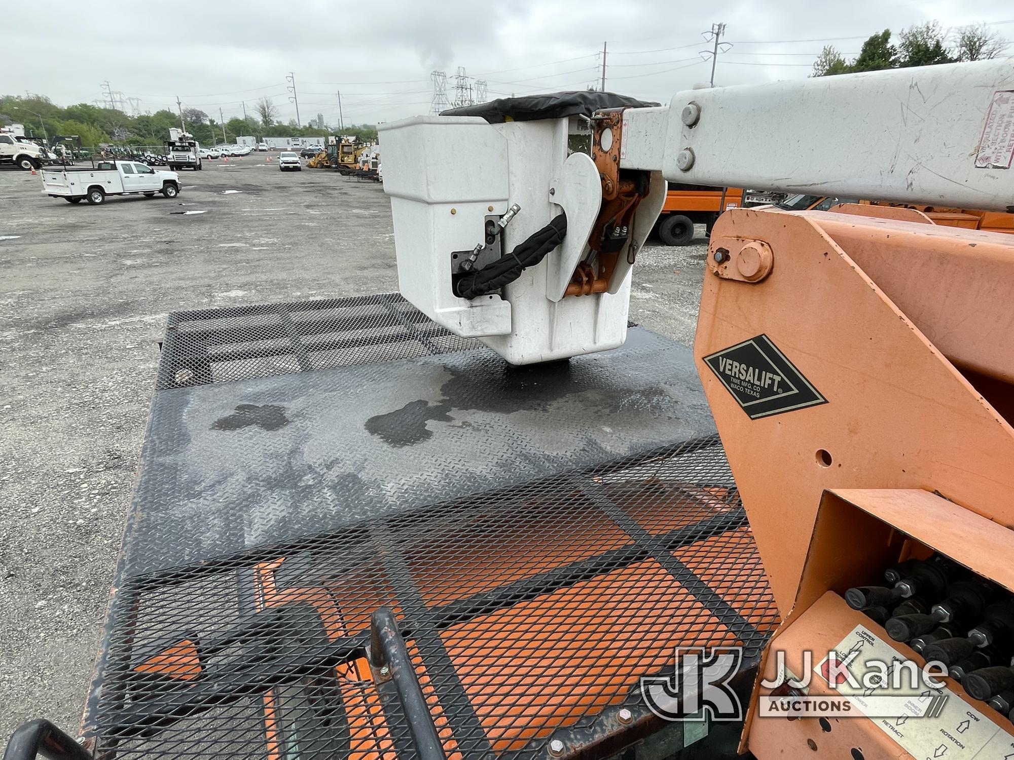 (Plymouth Meeting, PA) Versalift SST40EIH, Articulating & Telescopic Bucket Truck , 2012 Ford F550 4