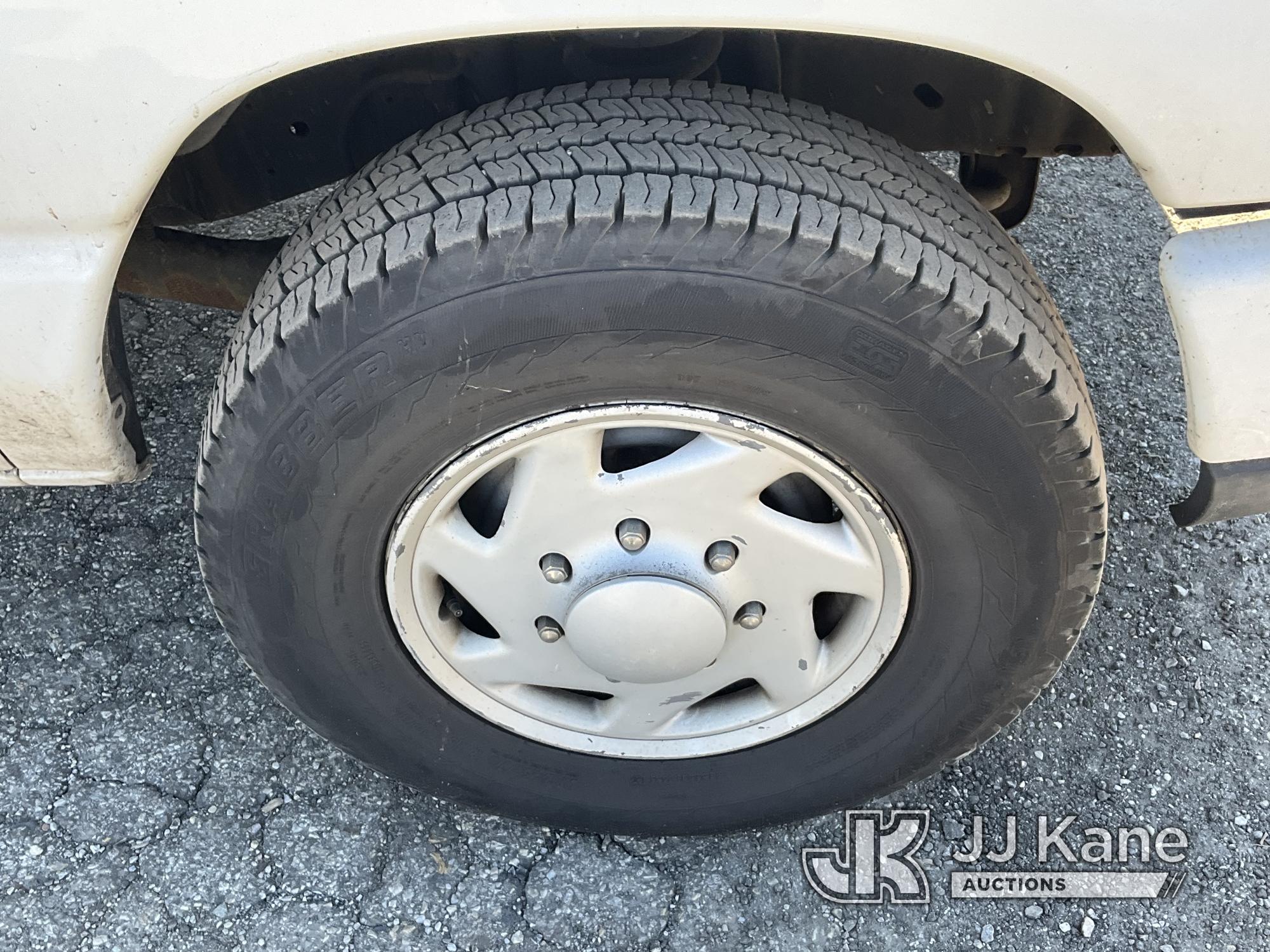 (Plymouth Meeting, PA) Altec AT200-AV, Telescopic Non-Insulated Bucket Van mounted on 2012 Ford E350