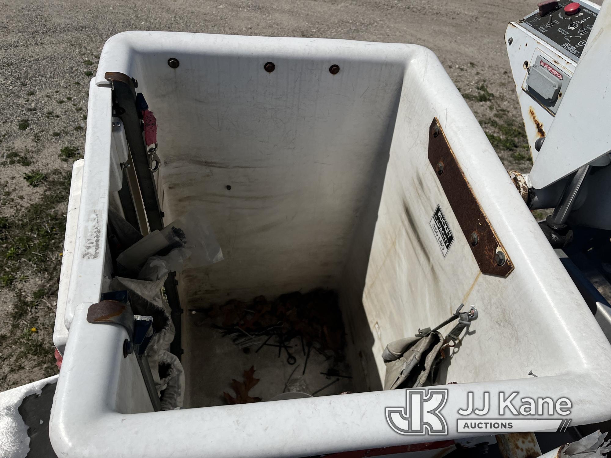 (Bellport, NY) Altec AT200, Telescopic Non-Insulated Bucket Truck mounted on 2008 Ford F350 Service