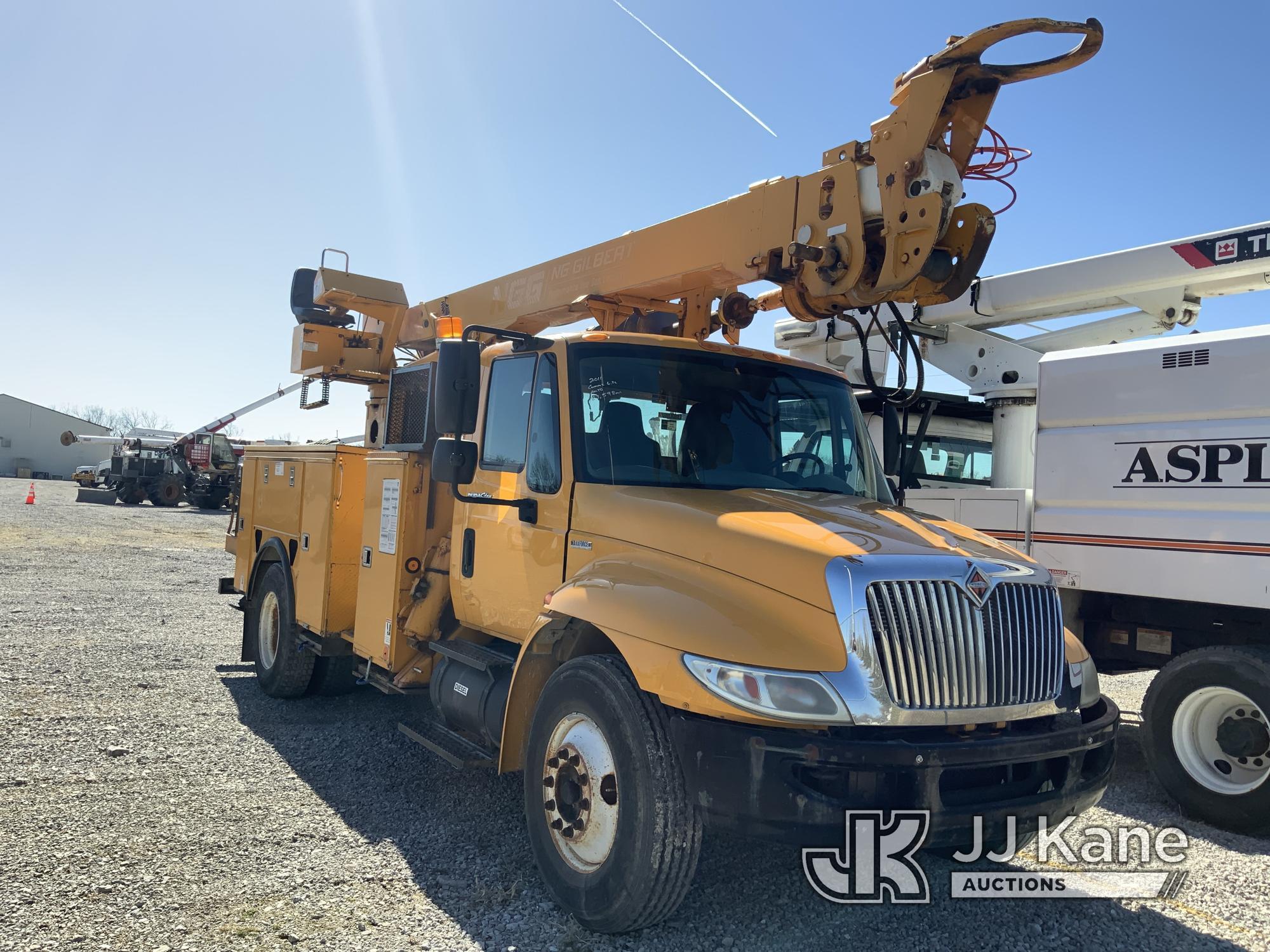 (Fort Wayne, IN) Simon-Telelect Commander 4047, Digger Derrick rear mounted on 2011 International 43