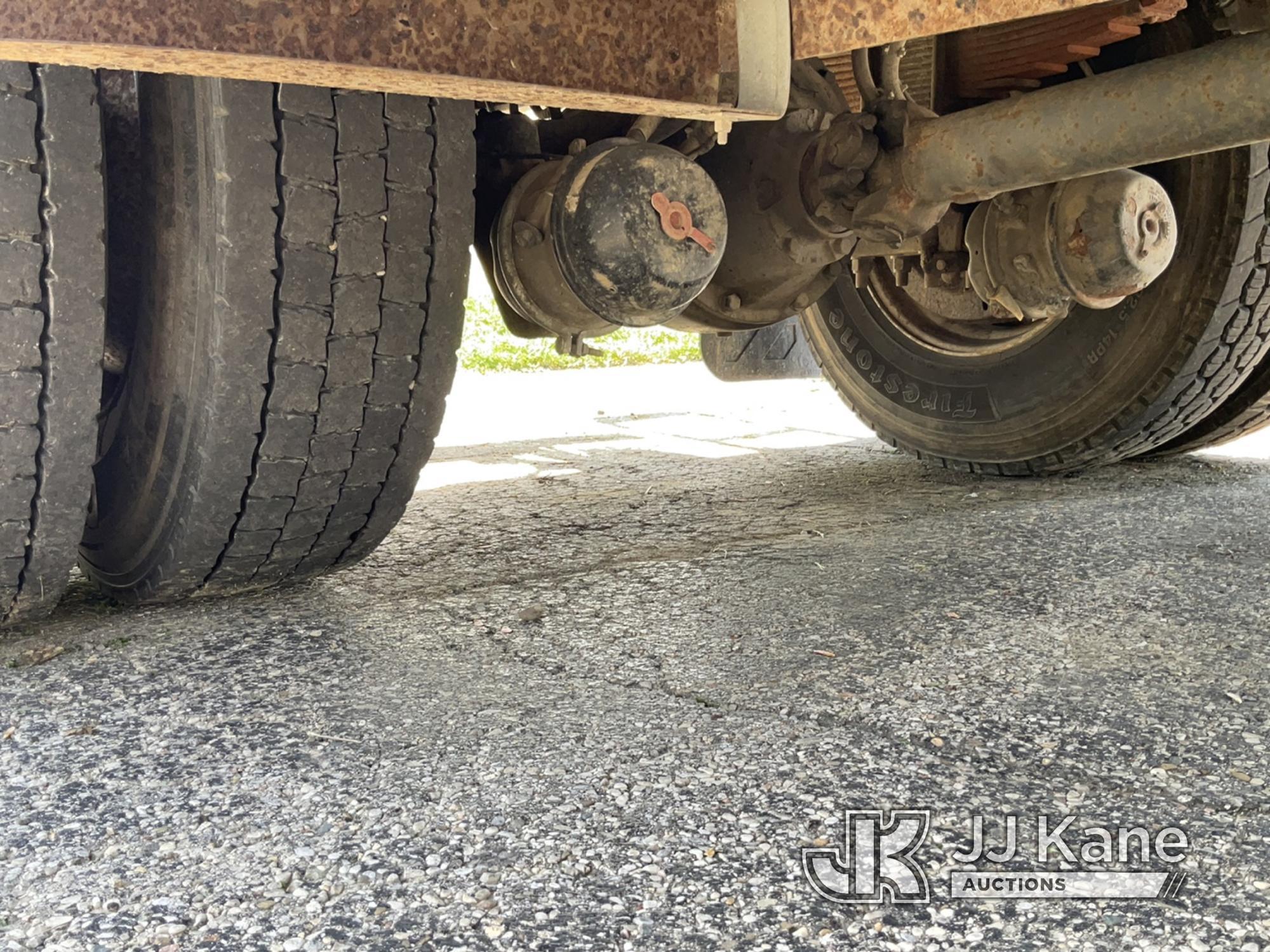 (Miamisburg, OH) HiRanger HRX-55, Material Handling Bucket Truck rear mounted on 2009 International