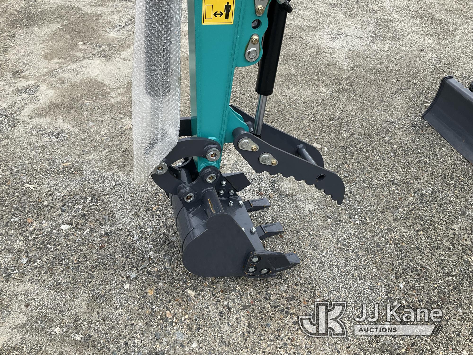 (Shrewsbury, MA) 2024 AGT QK16R Mini Hydraulic Excavator New/Unused, Engine Access Door Damaged