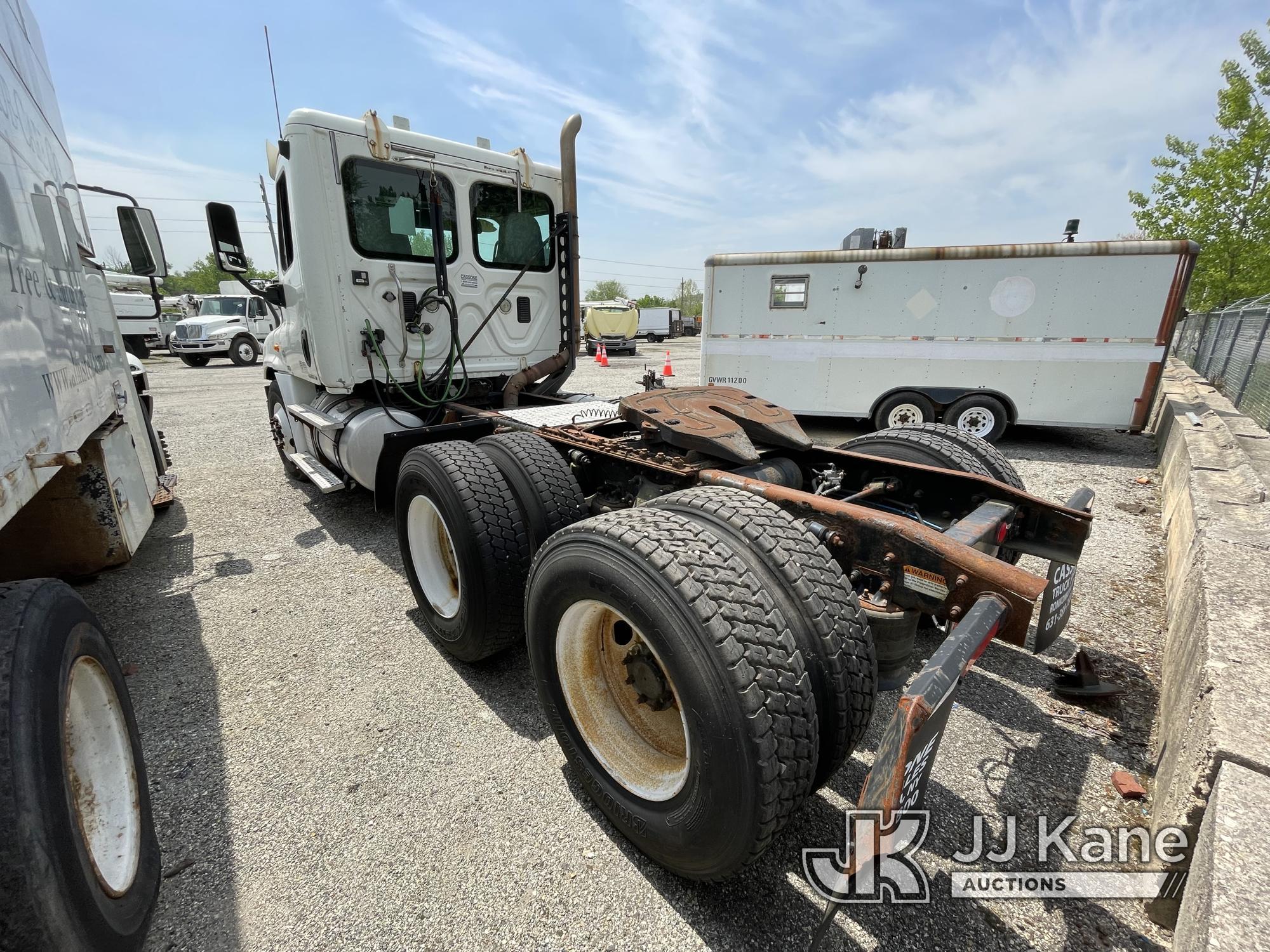 (Plymouth Meeting, PA) 2011 Freightliner Cascadia 125 T/A Truck Tractor Runs, Will Not Move Not Buil