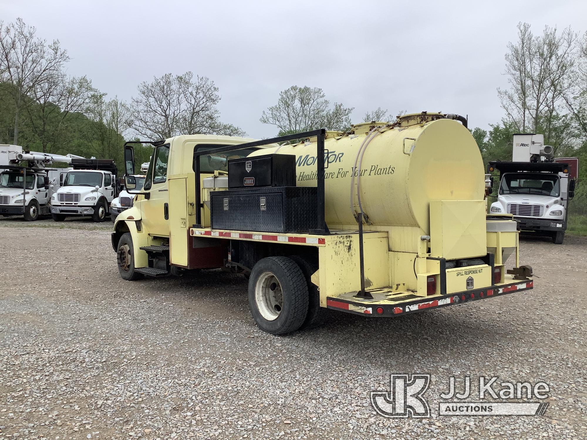 (Smock, PA) 2002 International 4300 Spray Truck Runs & Moves, PTO Engages, Sprayer Untested, Rust &