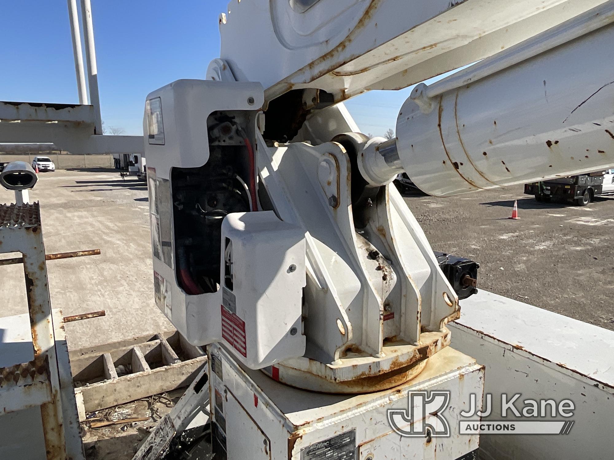 (Pataskala, OH) Altec AA55E, Material Handling Bucket Truck rear mounted on 2019 Freightliner M2 106