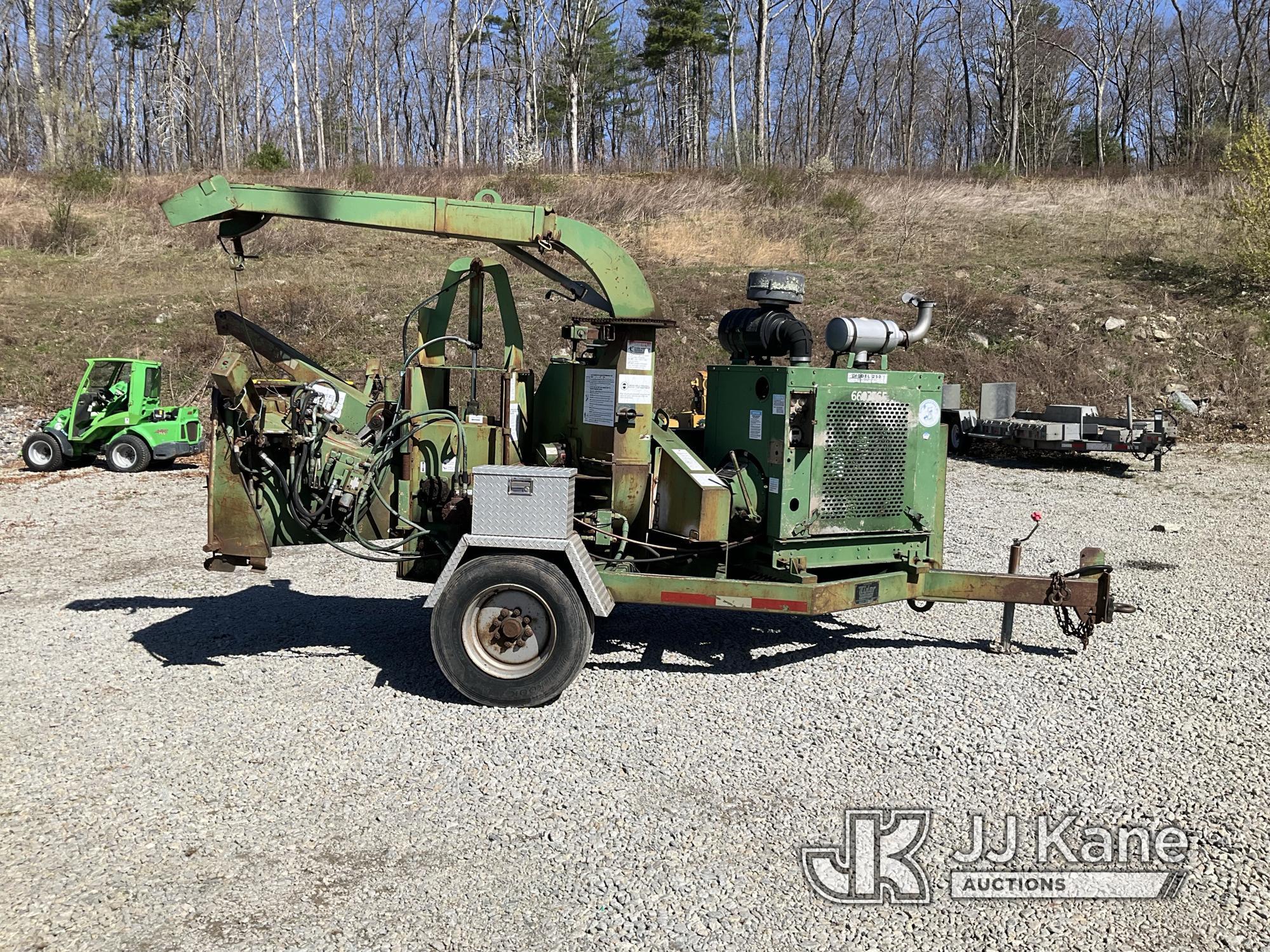 (Shrewsbury, MA) 2004 Bandit Industries 250 Chipper (12in Disc) No Title) (Runs) (Operating Conditio