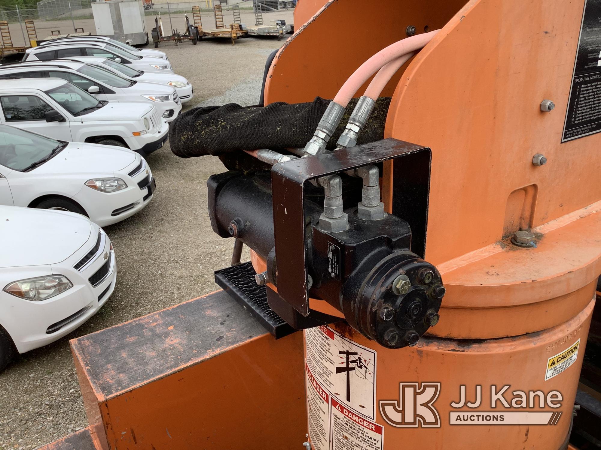 (Smock, PA) Versalift SST40EIH, Articulating & Telescopic Bucket mounted behind cab on 2015 Ford F55