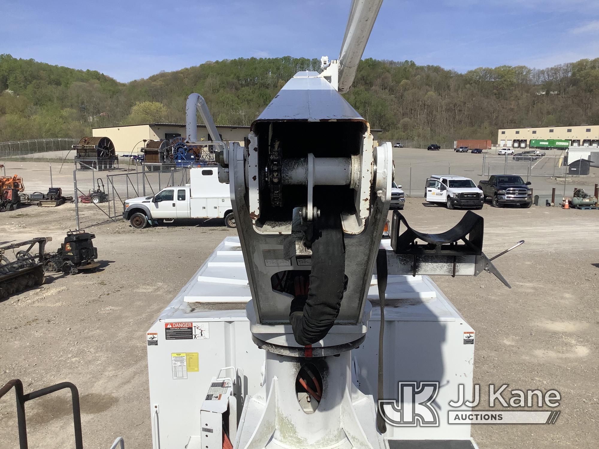 (Smock, PA) Altec LR760-E70, Over-Center Elevator Bucket mounted behind cab on 2015 International 43