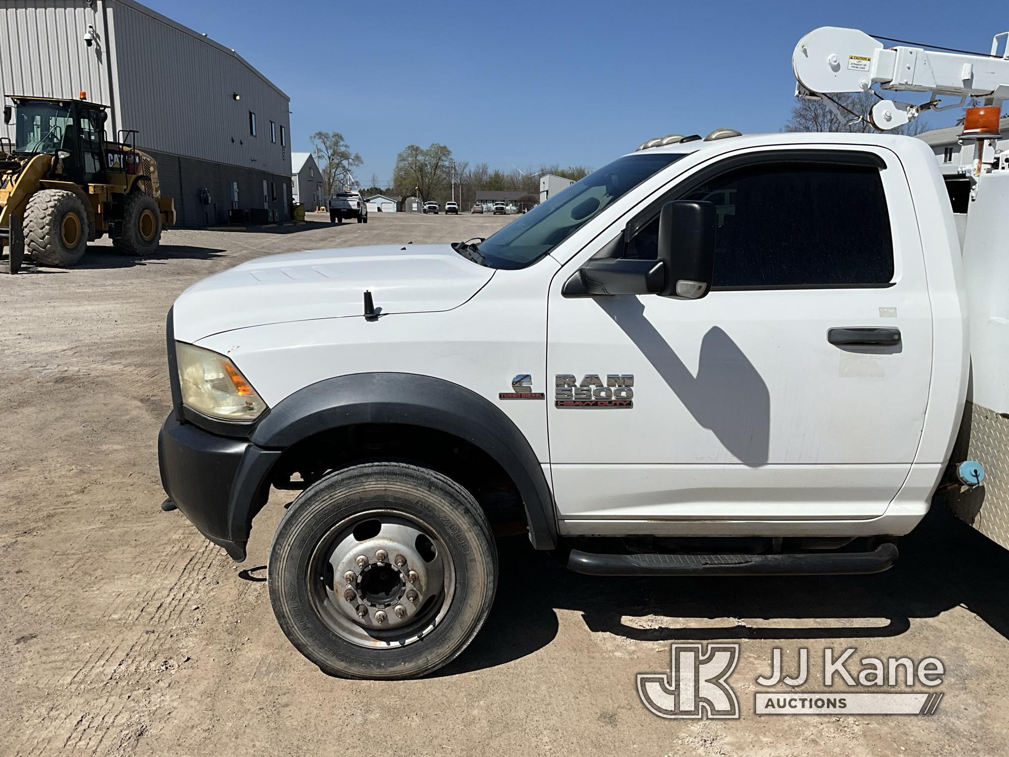 (Rosebush, MI) 2013 RAM 5500 4x4 Service Truck Starts, Runs, Moves) (  Check Engine Light On,  Rust.