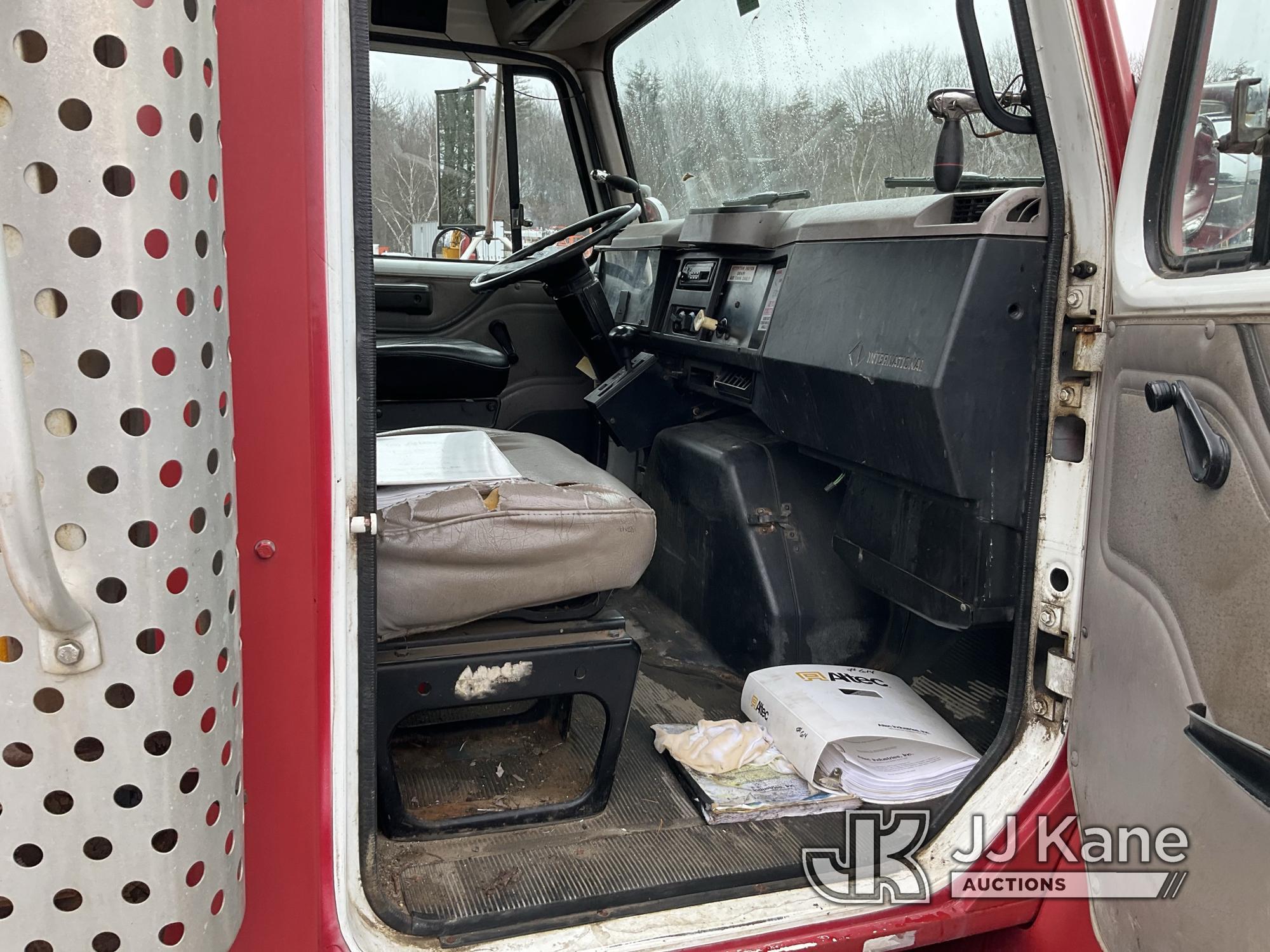 (Wells, ME) Altec D947-BR, Digger Derrick rear mounted on 1999 International 4900 Flatbed/Utility Tr