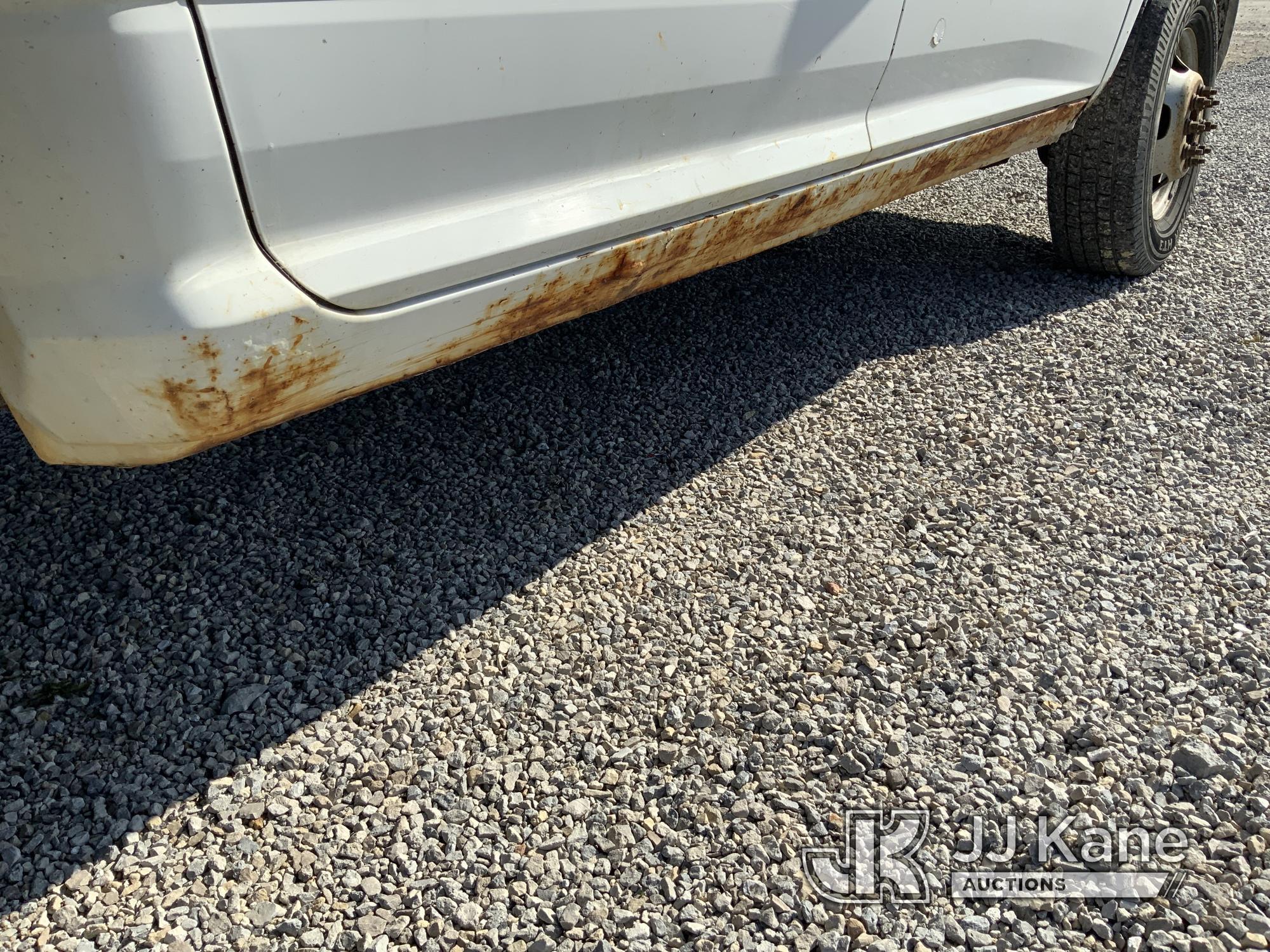 (Fort Wayne, IN) 2011 Dodge RAM W3500 4X4 Crew-Cab Flatbed Truck Runs & Moves) (Rust Damage