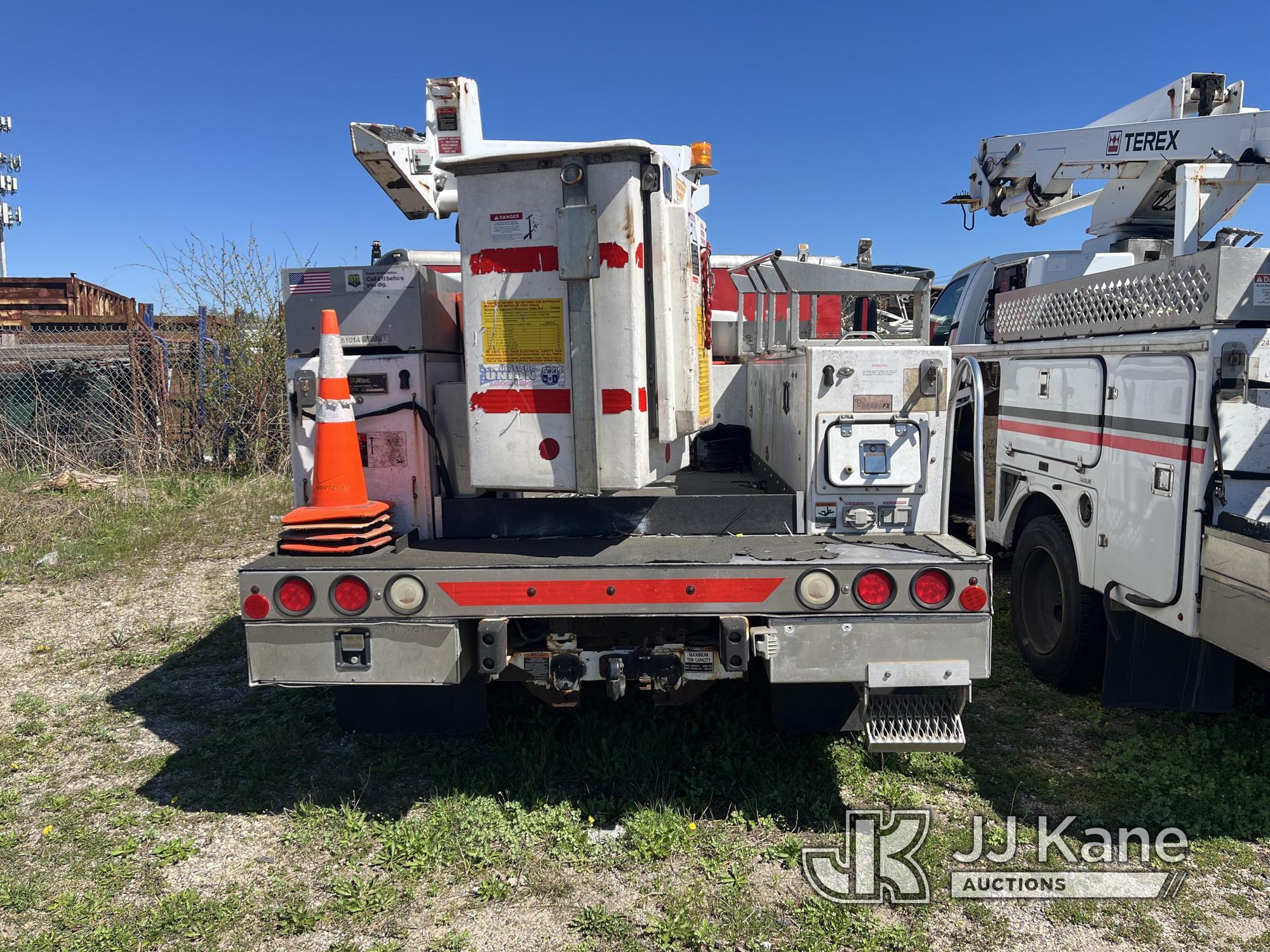 (Bellport, NY) Altec AT200, Telescopic Non-Insulated Bucket Truck mounted on 2008 Ford F350 Service