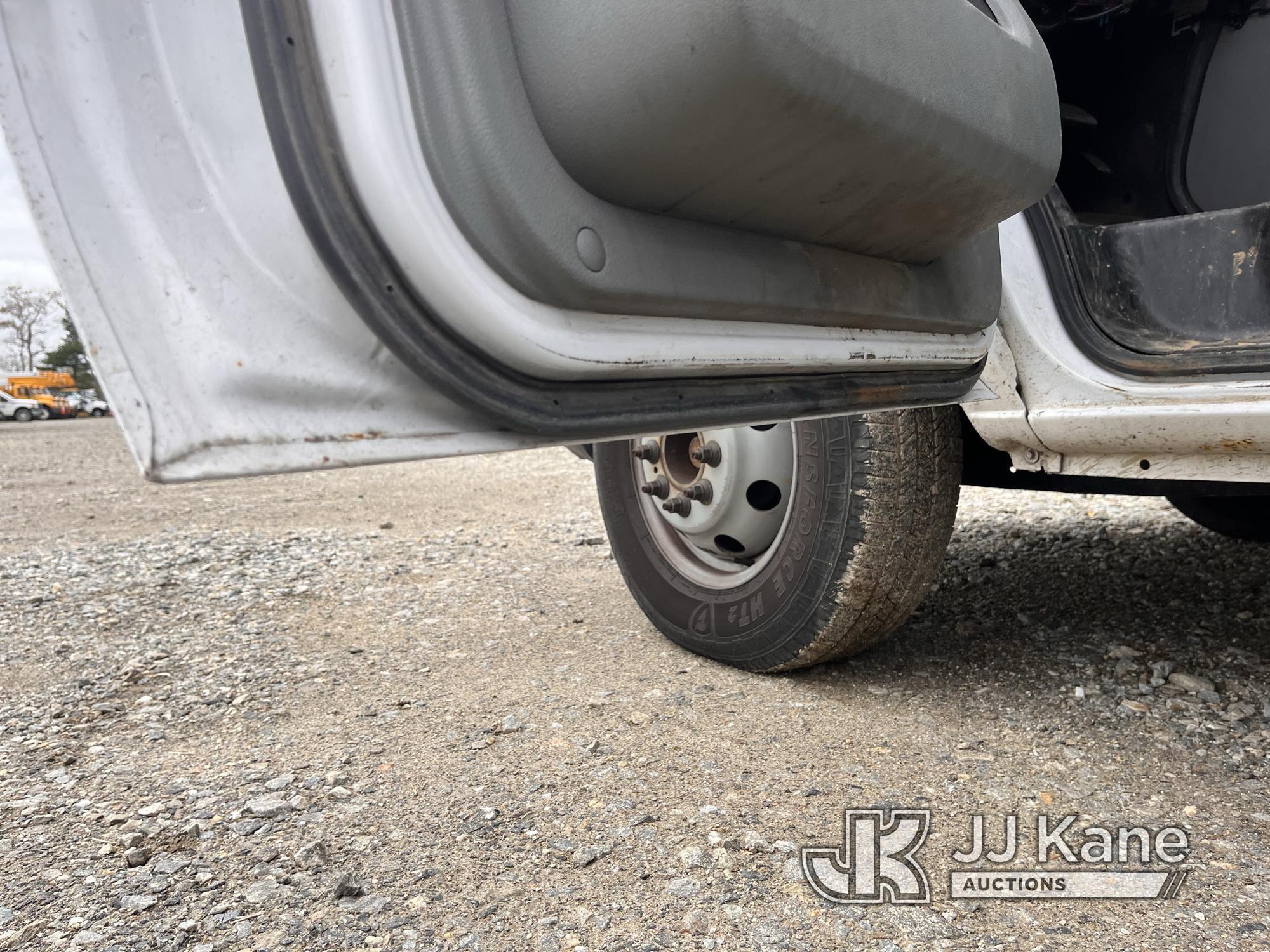 (Shrewsbury, MA) Altec AT200A, Telescopic Non-Insulated Bucket Van mounted behind cab on 2018 Ford E