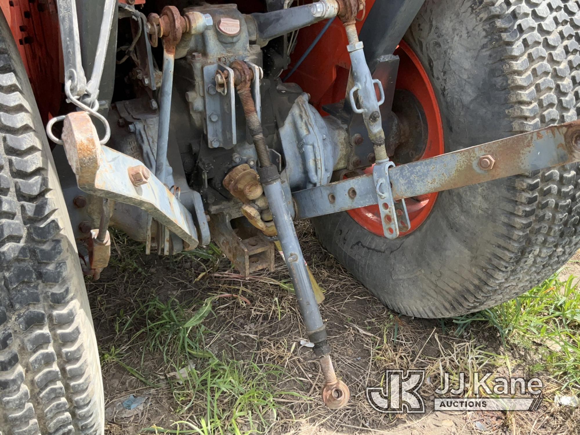 (Charlotte, MI) Kubota L2900 Rubber Tired Tractor Not Running, Condition Unknown, No Crank with Jump