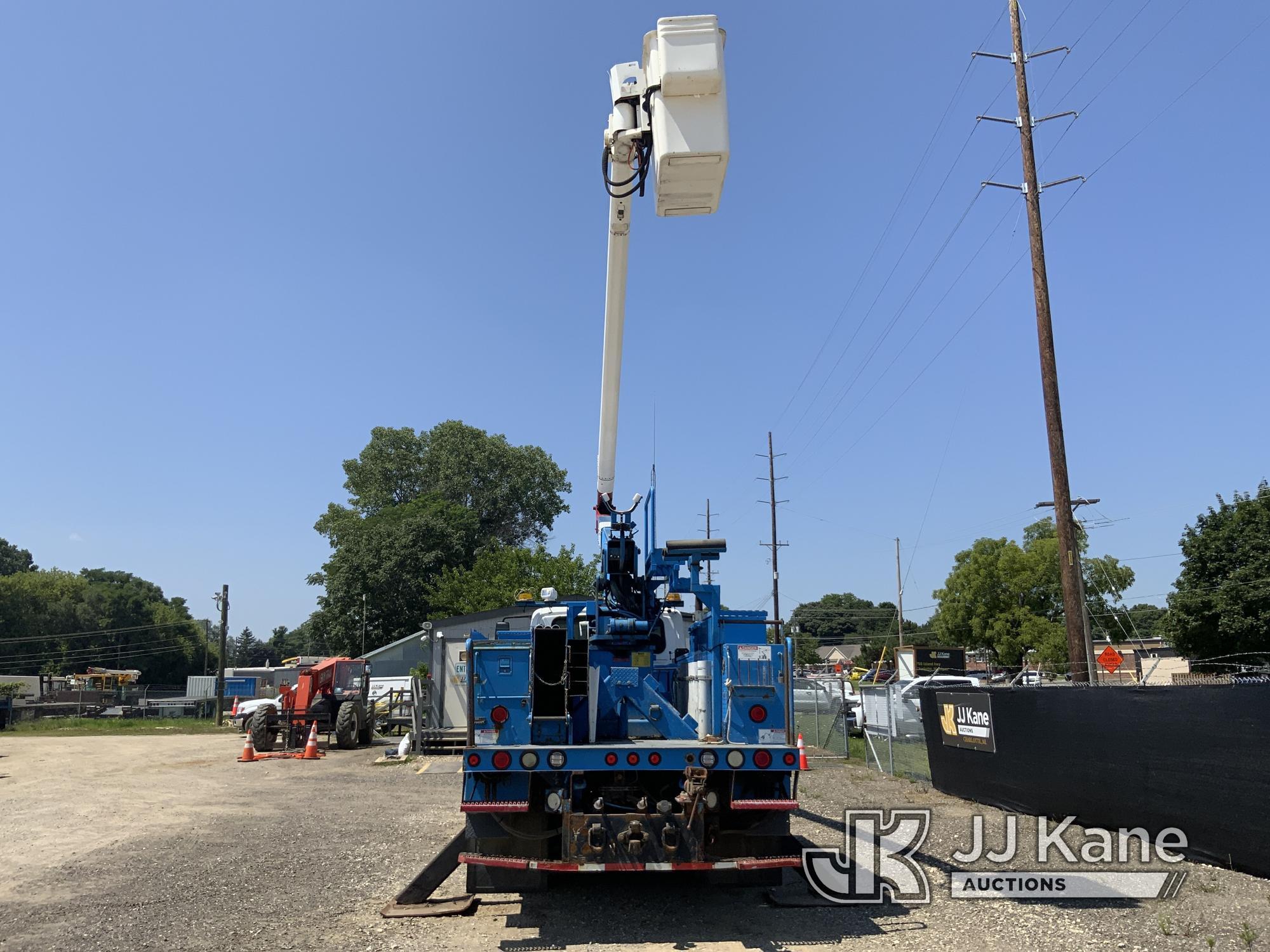 (Charlotte, MI) HiRanger 5FC-55, Bucket Truck center mounted on 2010 International 7400 WORKStar T/A