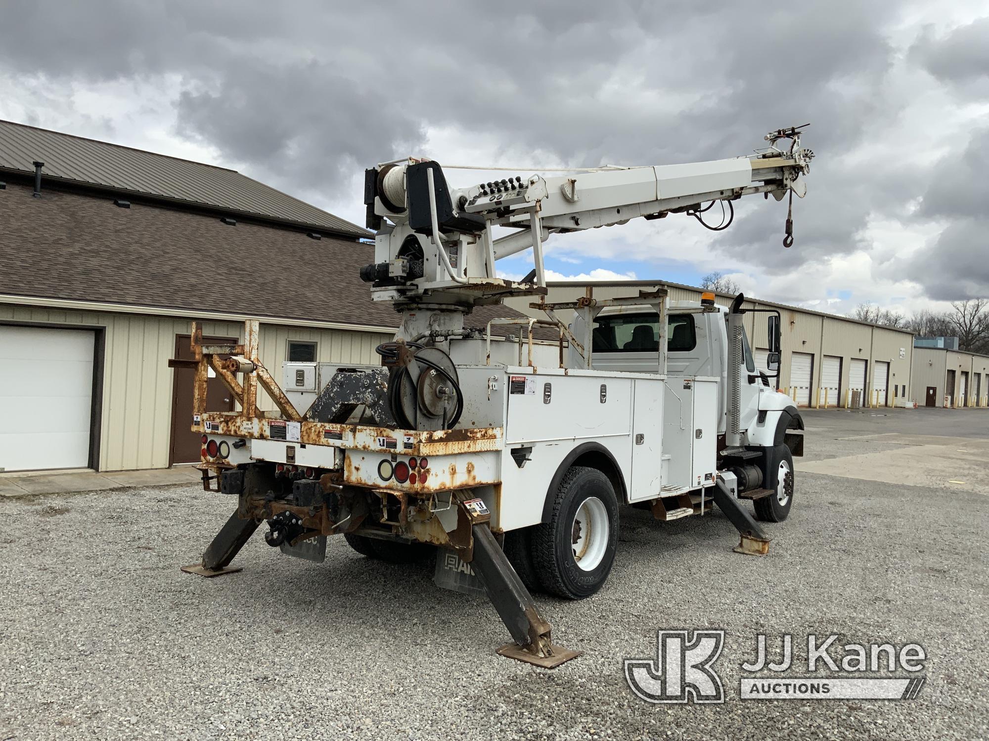 (Fort Wayne, IN) Altec DM47-TR, Digger Derrick rear mounted on 2012 International 7300 4x4 Utility T