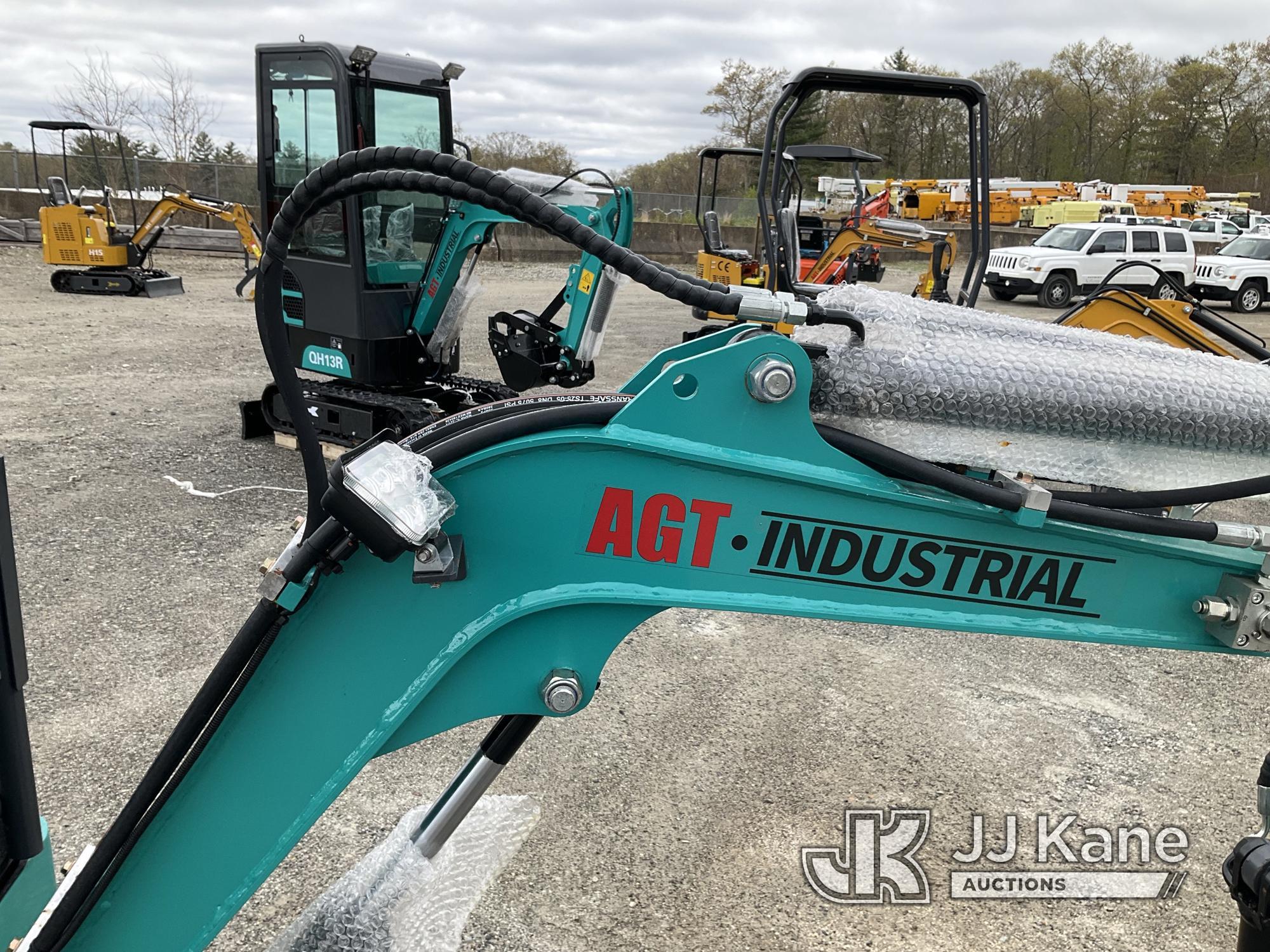 (Shrewsbury, MA) 2024 AGT QK16R Mini Hydraulic Excavator New/Unused, Engine Access Door Damaged