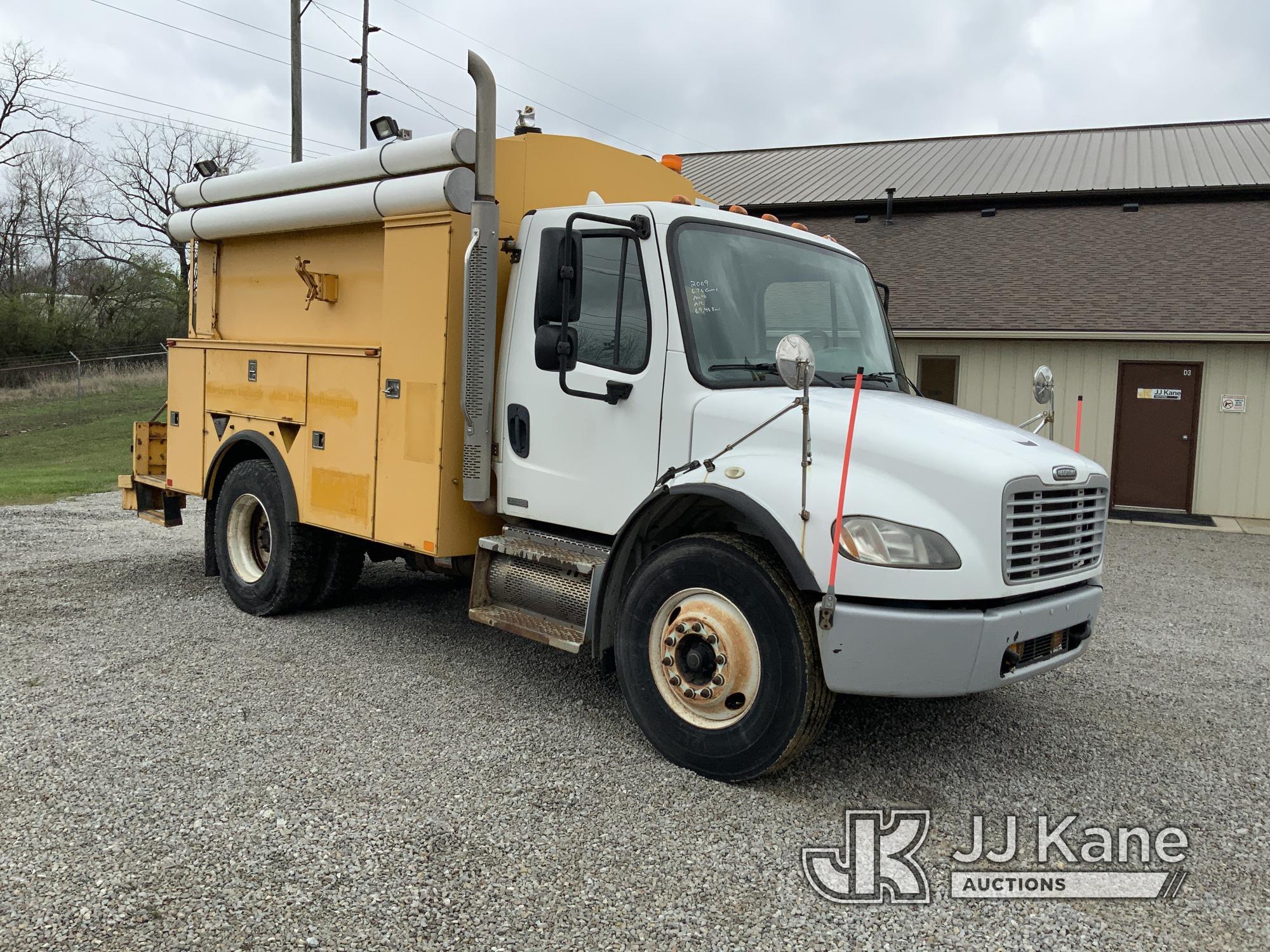 (Fort Wayne, IN) 2009 Freightliner M2 106 Enclosed Utility Truck Runs & Moves) (Back Door Will Not O