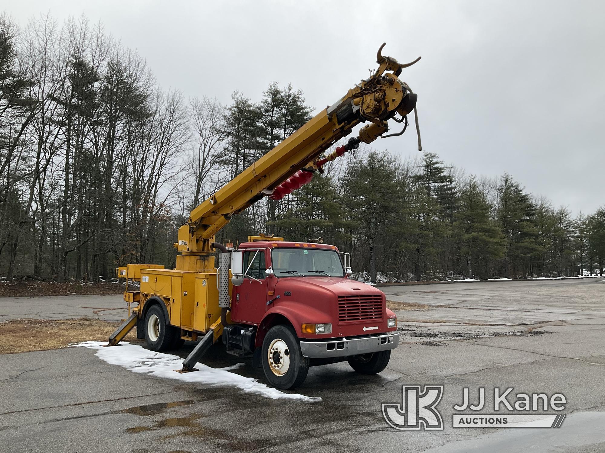 (Wells, ME) Altec D947-BR, Digger Derrick rear mounted on 1999 International 4900 Flatbed/Utility Tr