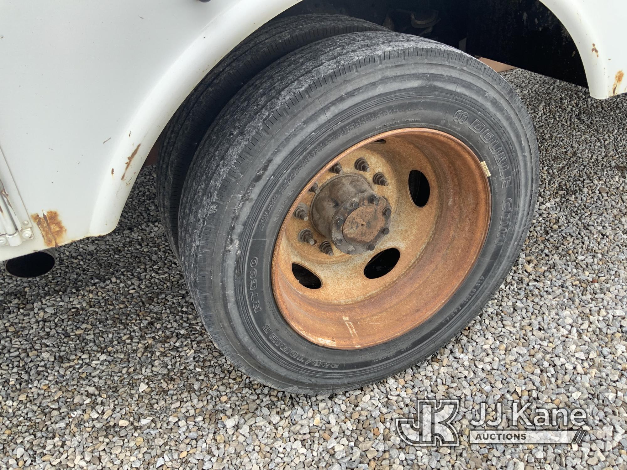 (Fort Wayne, IN) Altec AT200A, Non-Insulated Bucket Truck mounted behind cab on 2015 Ford F450 Servi