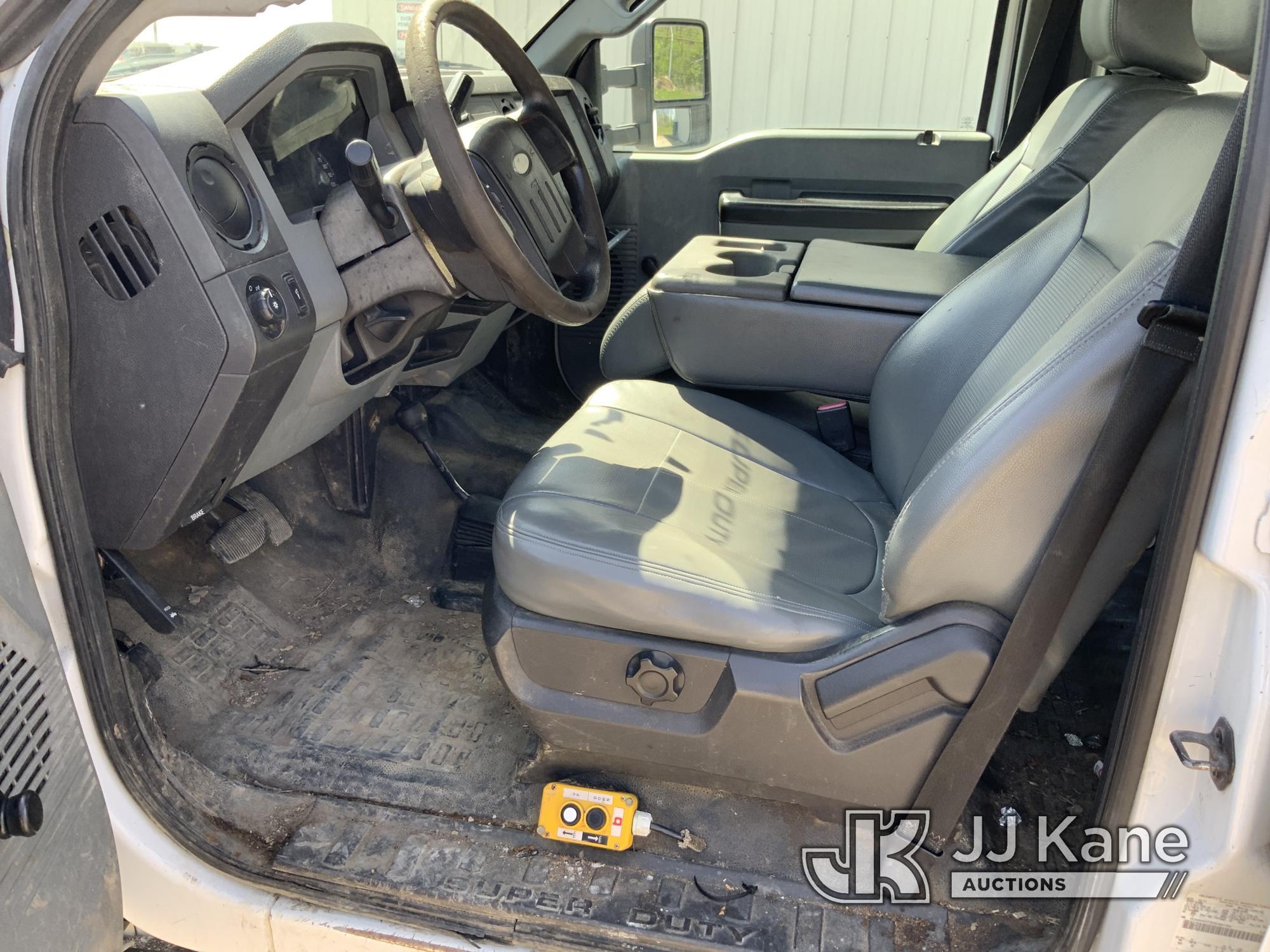 (Fort Wayne, IN) 2013 Ford F550 4x4 Crew-Cab Chipper Dump Truck Runs & Moves) (Dump Inoperable, Chec