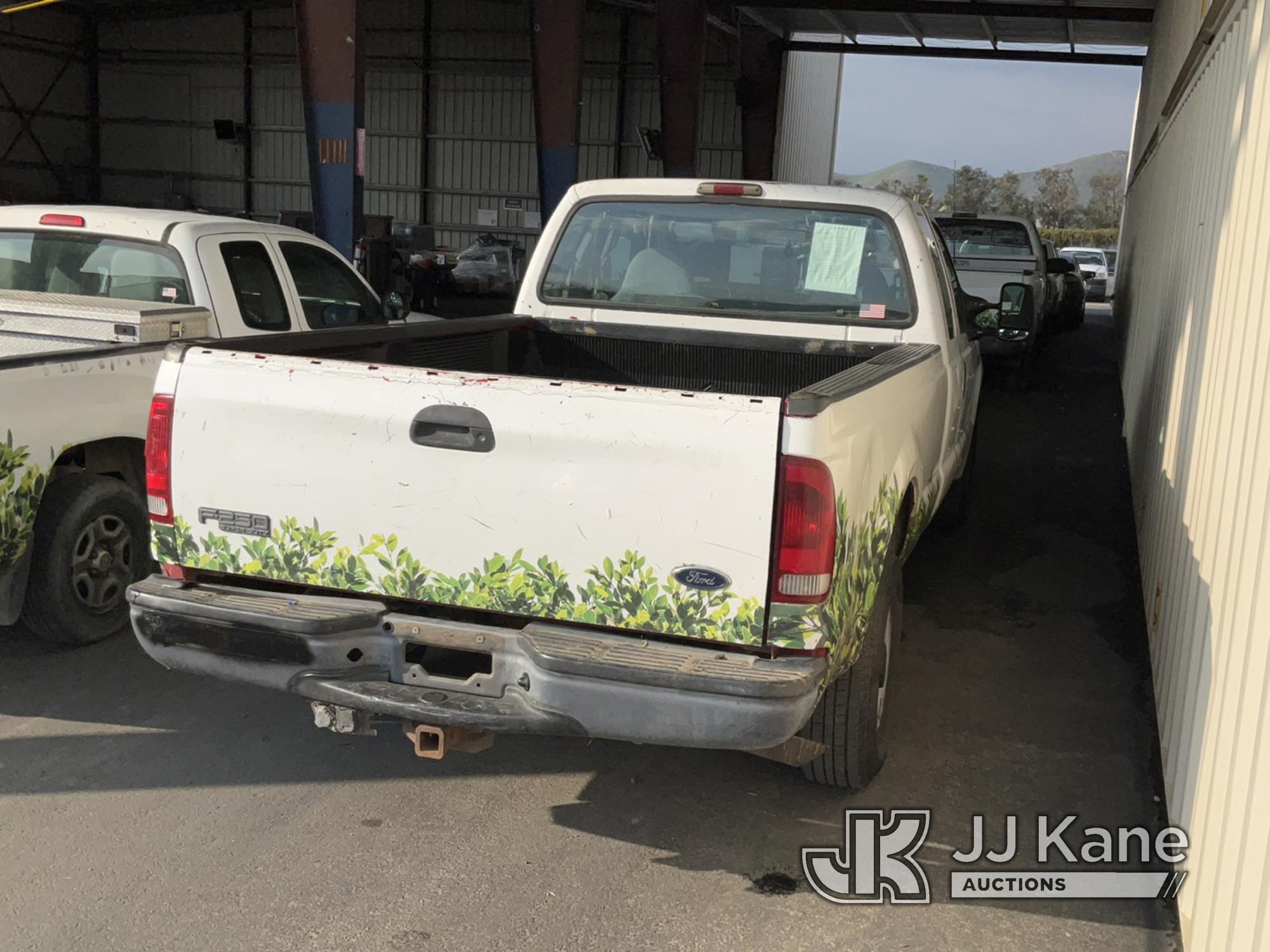 (Jurupa Valley, CA) 2003 Ford F250 Pickup Truck Runs & Moves, Paint Damage, Left Rear Damage