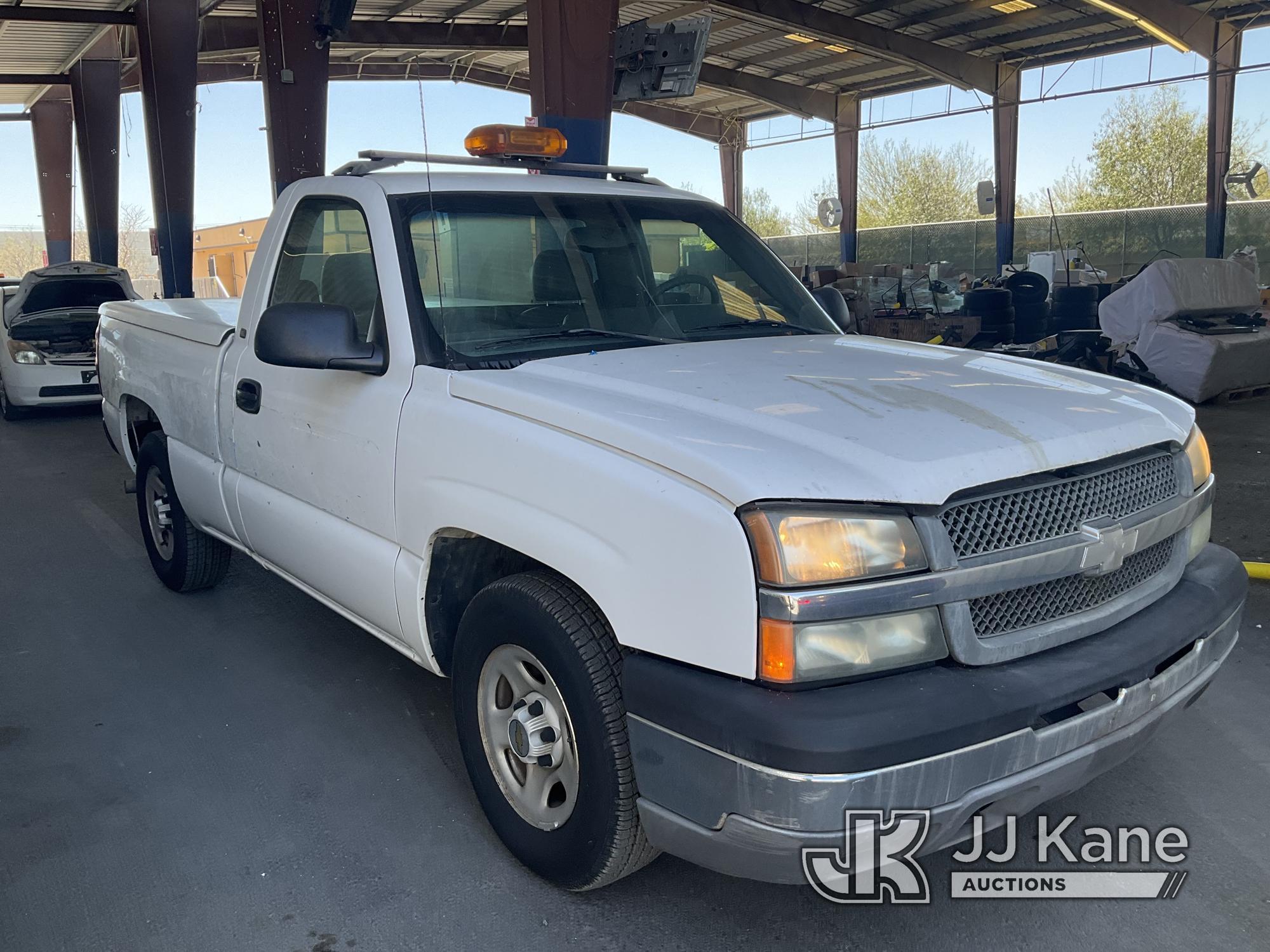 (Jurupa Valley, CA) 2003 Chevrolet Silverado 1500 Pickup Truck Runs & Moves