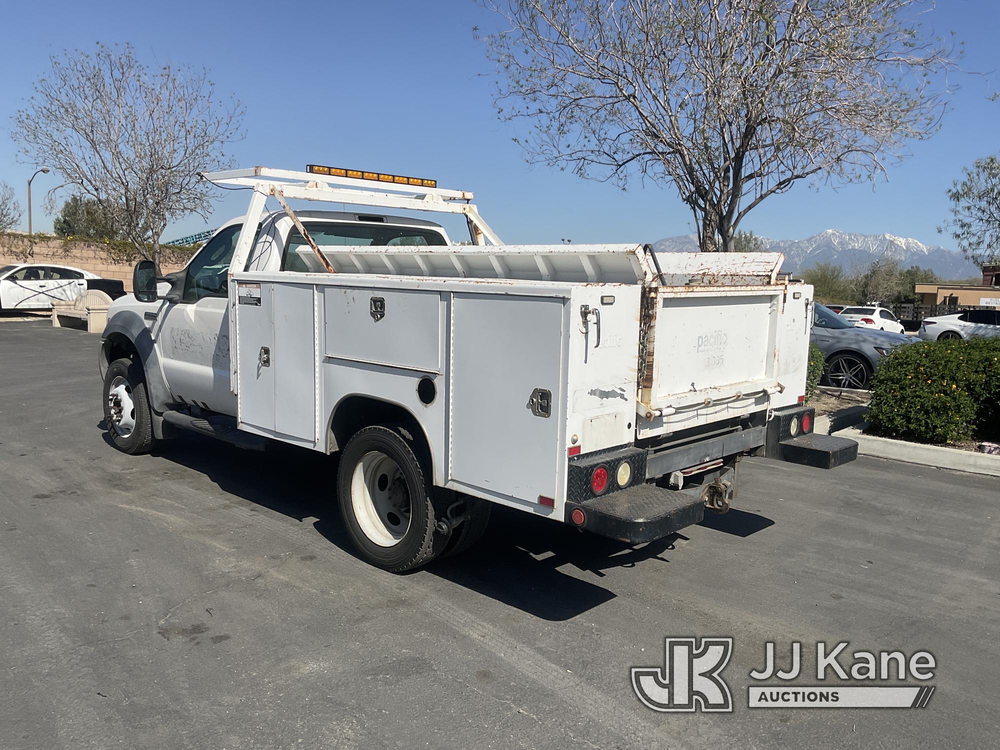 (Jurupa Valley, CA) 2006 Ford 550 Dump Truck Runs & Moves, Front Passenger Damage, Dump Bed Does Not