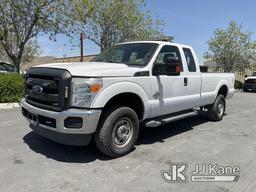 (Jurupa Valley, CA) 2015 Ford F350 4x4 Extended-Cab Pickup Truck Runs & Moves