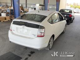 (Jurupa Valley, CA) 2005 Toyota Prius Hybrid Hatchback Runs & Moves