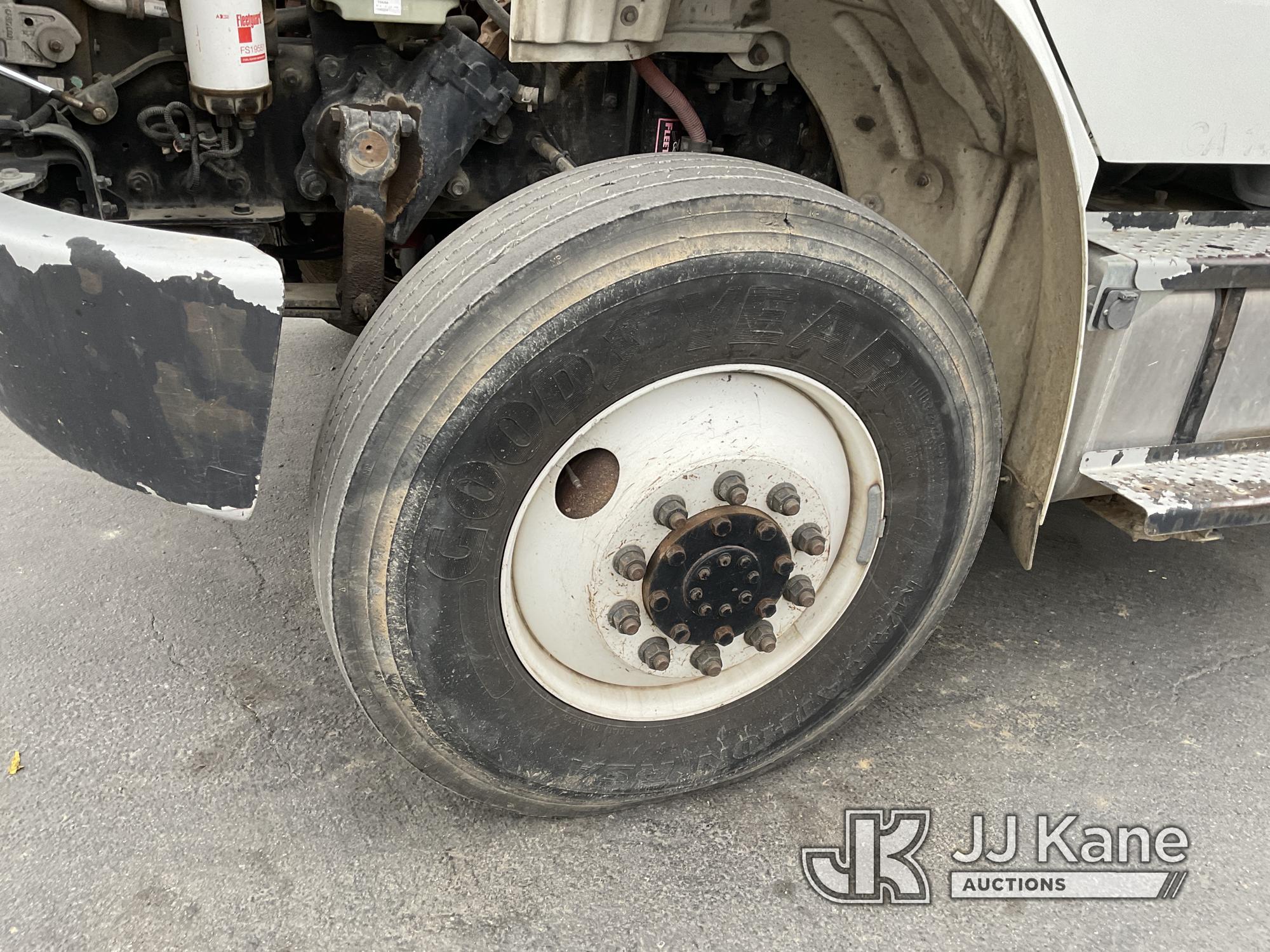 (Jurupa Valley, CA) Altec AA55, Material Handling Bucket , 2015 Freightliner M2 106 4X4 Runs & Moves