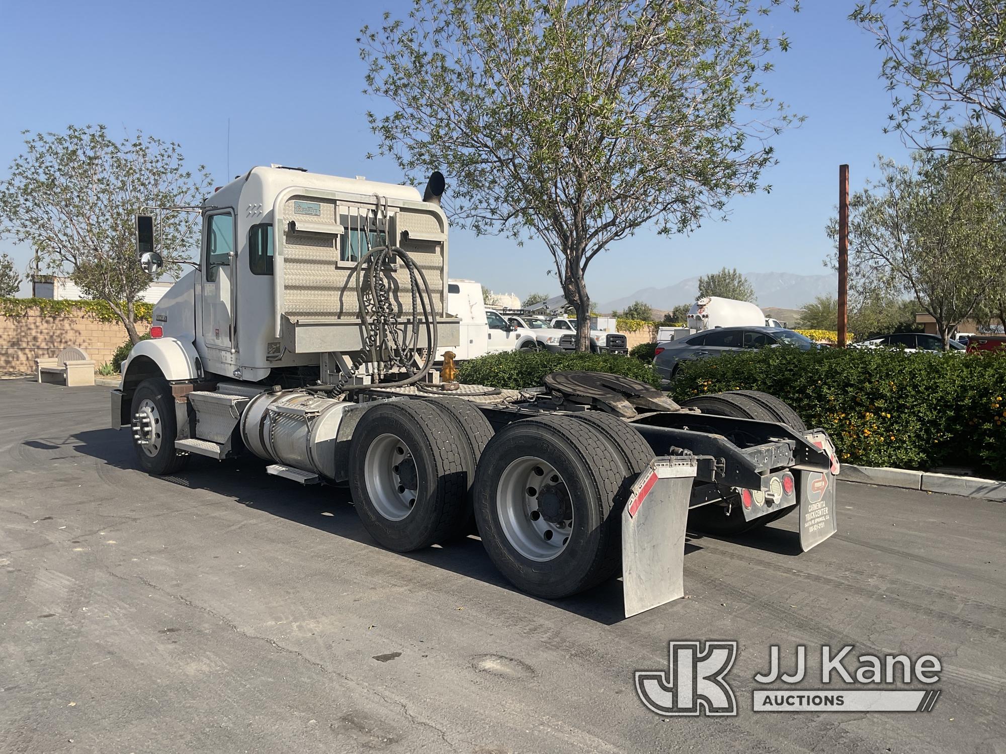 (Jurupa Valley, CA) 2009 Kenworth T800 T/A Truck Tractor Runs & Moves