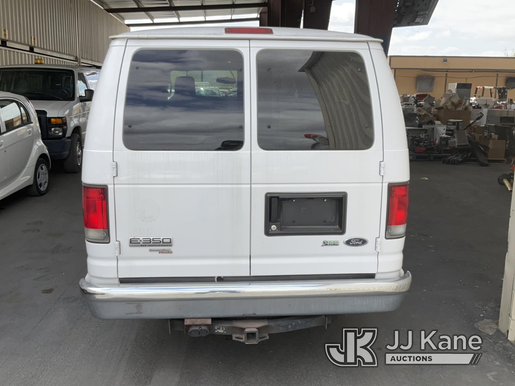 (Jurupa Valley, CA) 2014 Ford E350 Passenger Van Runs & Moves