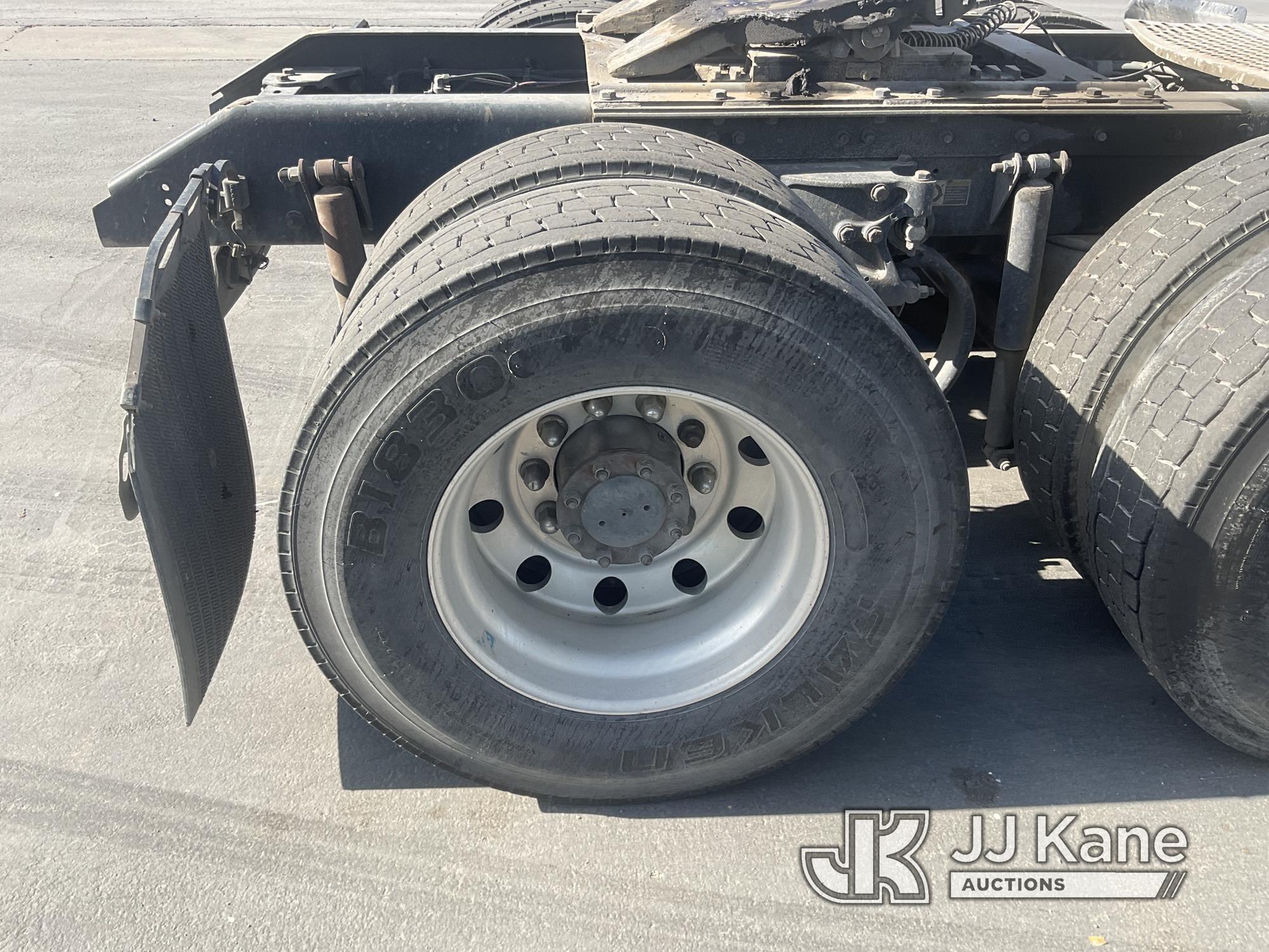 (Jurupa Valley, CA) 2009 Kenworth T800 T/A Truck Tractor Runs & Moves