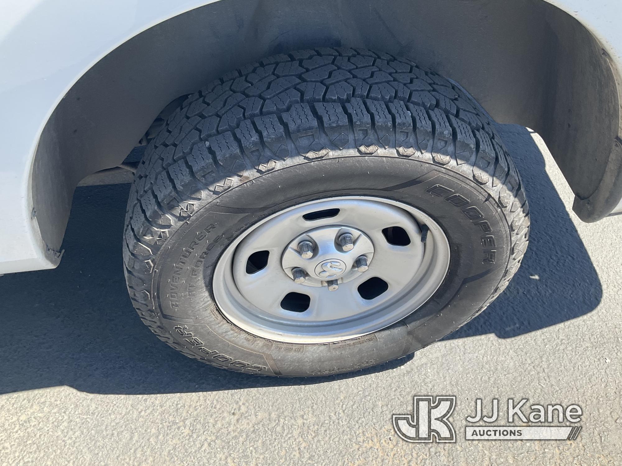 (Jurupa Valley, CA) 2017 RAM 1500 4x4 Crew-Cab Pickup Truck Runs & Moves) (Has Problems Accelerating