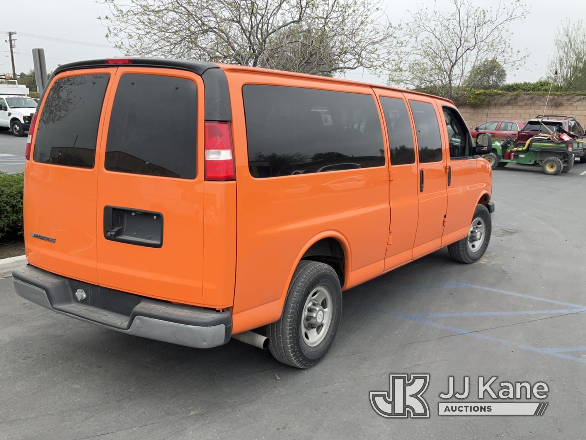 (Jurupa Valley, CA) 2017 Chevrolet Express G3500 Passenger Van Runs & Moves, Paint Damage, Body Dama