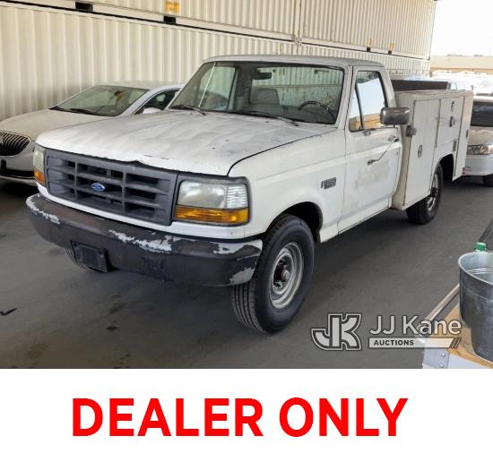 (Jurupa Valley, CA) 1992 Ford F-250 Service Truck Runs & Moves, Runs Rough, Paint Damage, Interior W