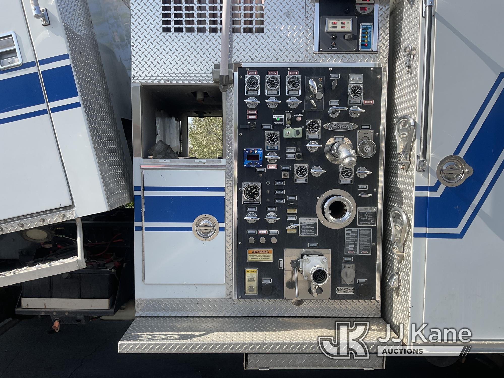 (Jurupa Valley, CA) 2005 Pierce Fire Truck 4X4 Pumper/Fire Truck Runs & Moves