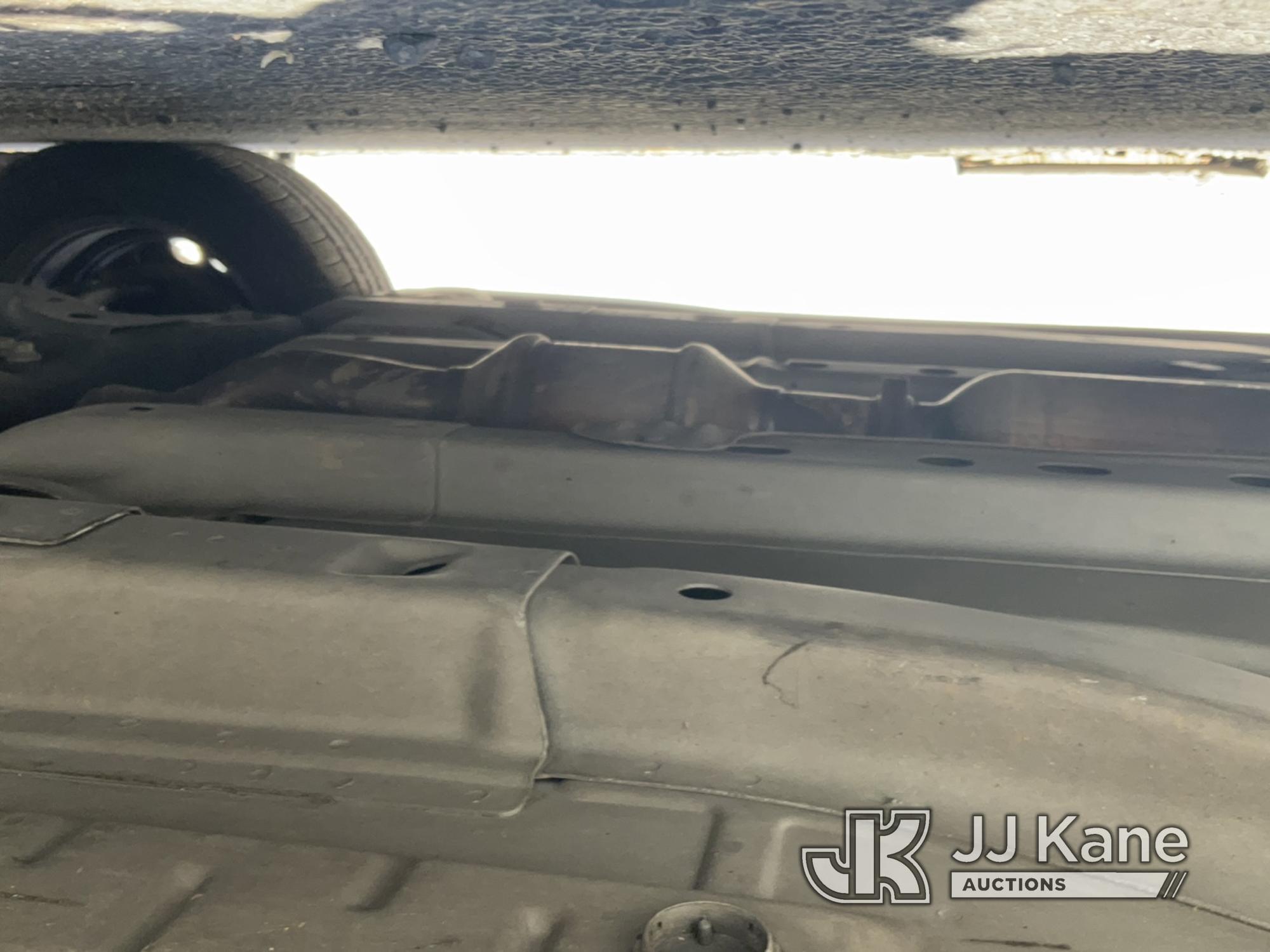 (Jurupa Valley, CA) 2009 Chevrolet HHR 4-Door Hatch Back Runs & Moves, Paint Damage