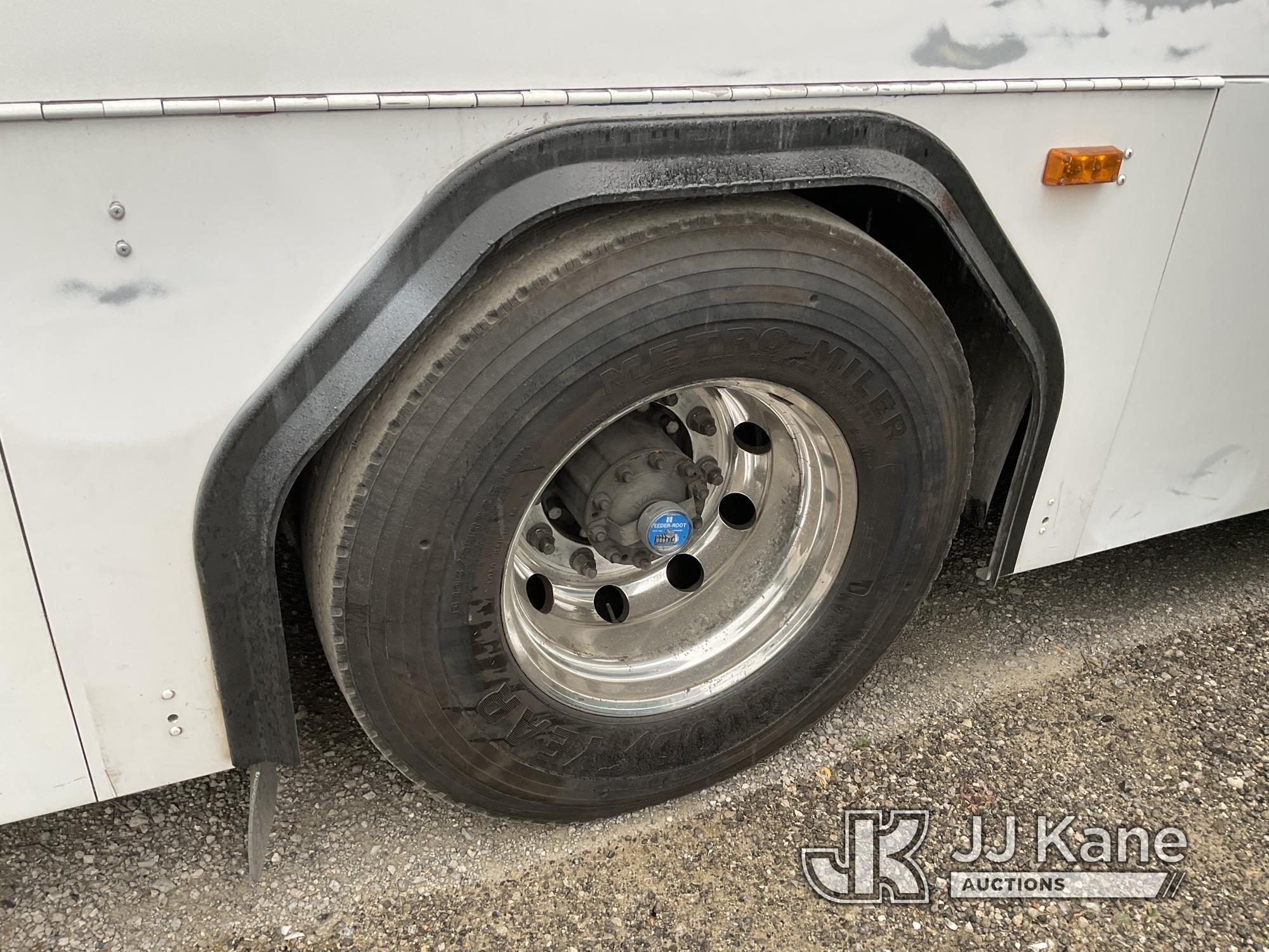 (Jurupa Valley, CA) 2013 Gillig Low Floor Bus Runs & Moves