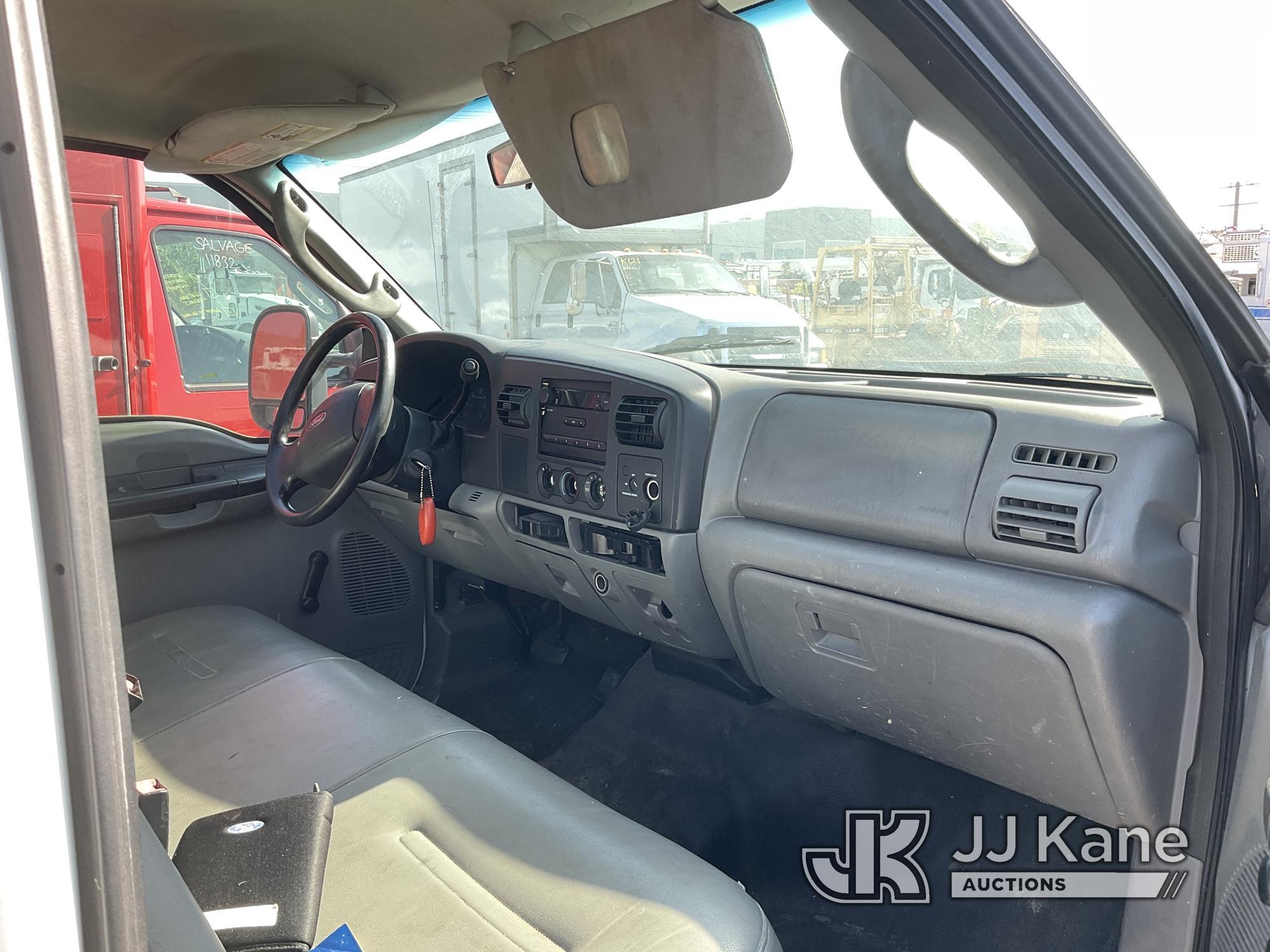 (Jurupa Valley, CA) 2005 Ford F-450 SD Cab & Chassis Engine Runs Rough, No Tail Lights, No Mudflaps,