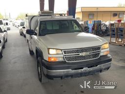 (Jurupa Valley, CA) 2006 Chevrolet Silverado 2500 Service Truck Runs & Moves