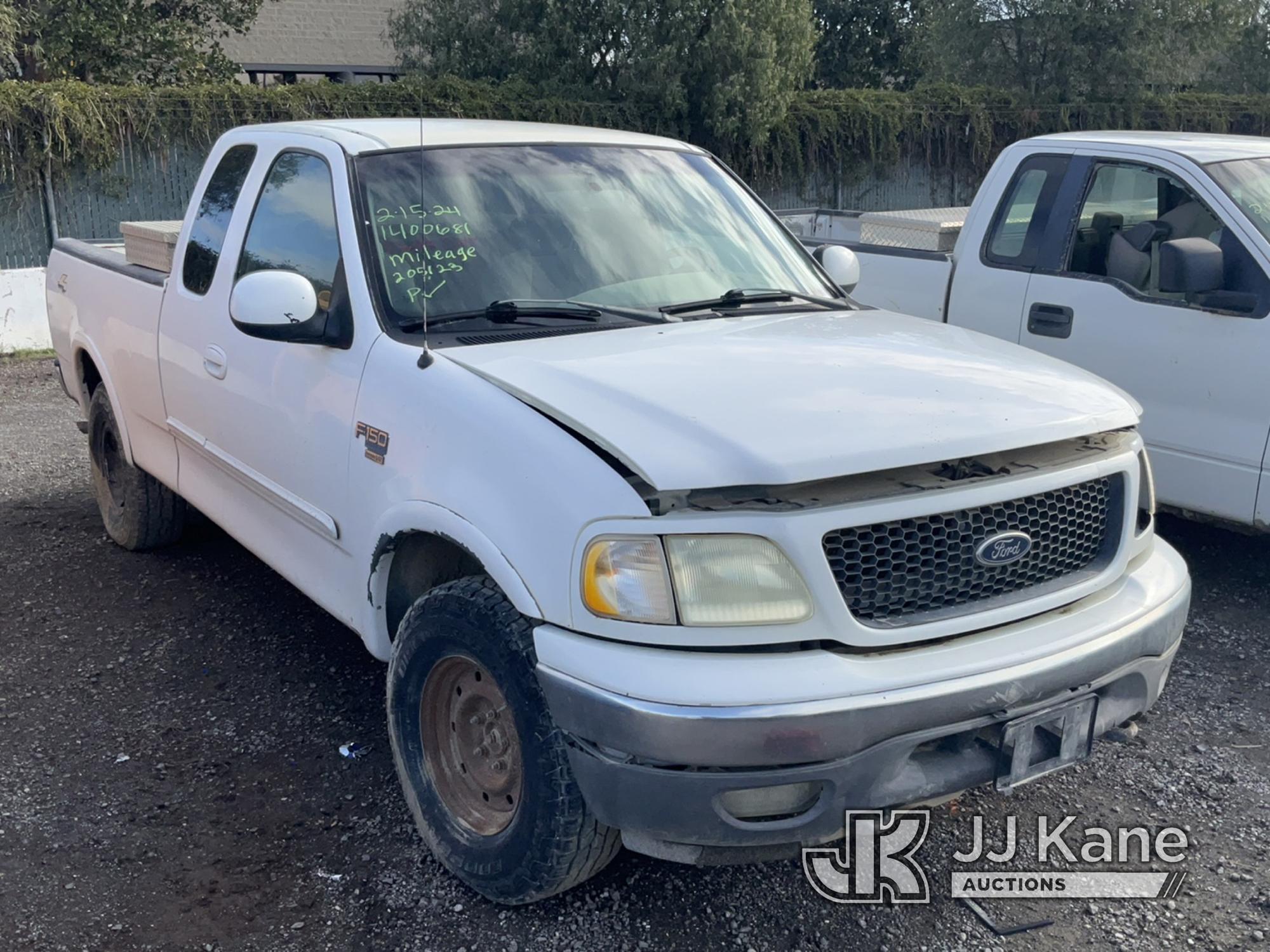 (Jurupa Valley, CA) 2002 Ford F150 4x4 Pickup Truck Not Running , Missing Head Light