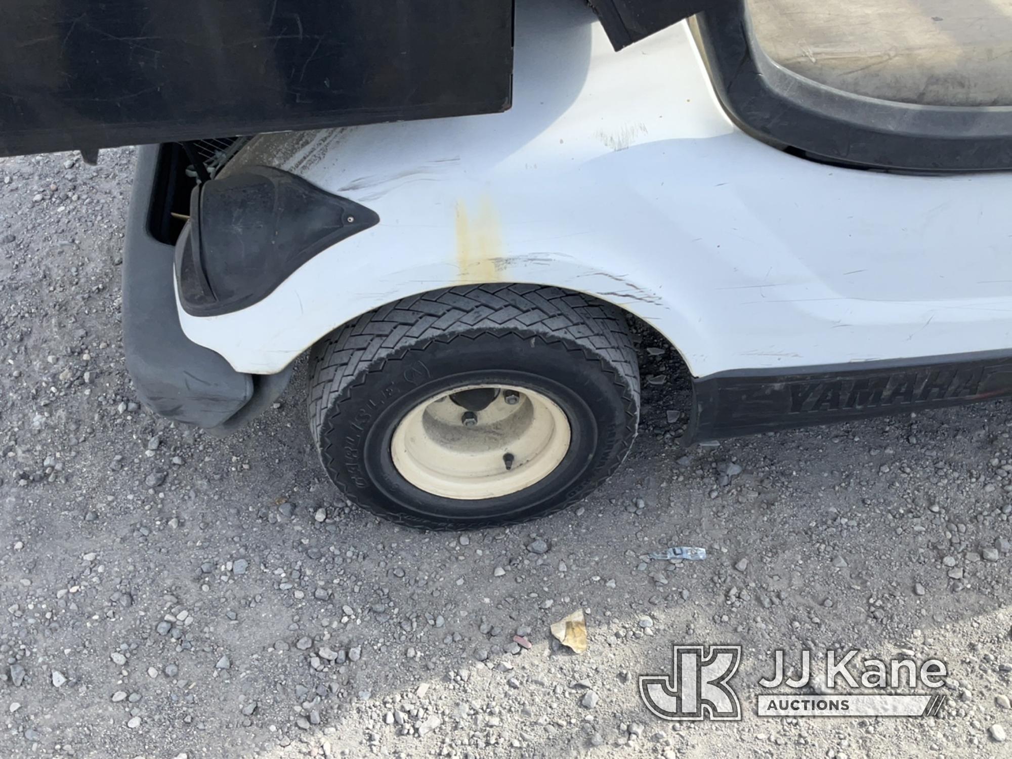 (Jurupa Valley, CA) 2011 Yamaha Golf Cart Runs & Moves, No Key