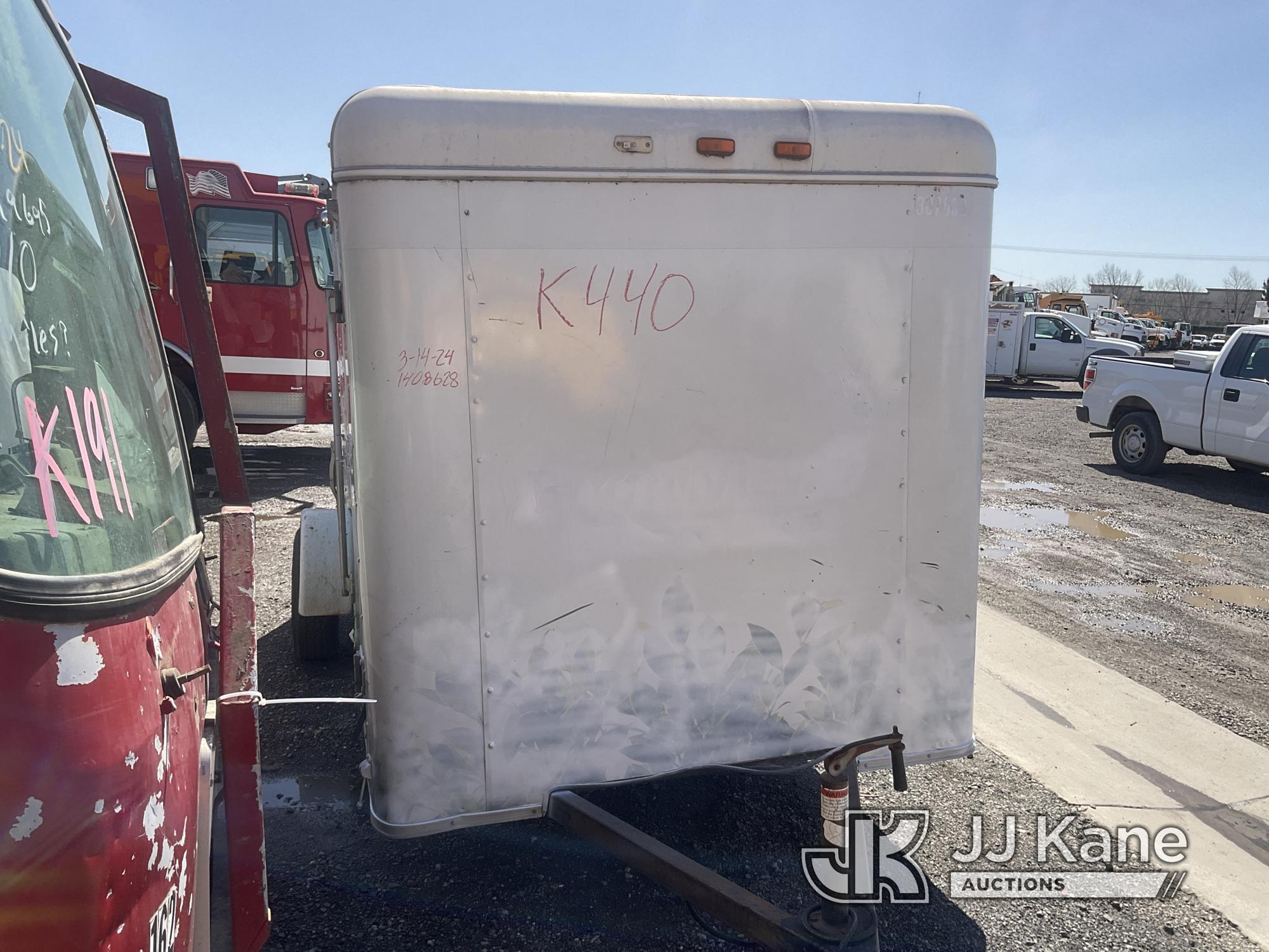 (Jurupa Valley, CA) 2001 Haulmark Enclosed Trailer Towable