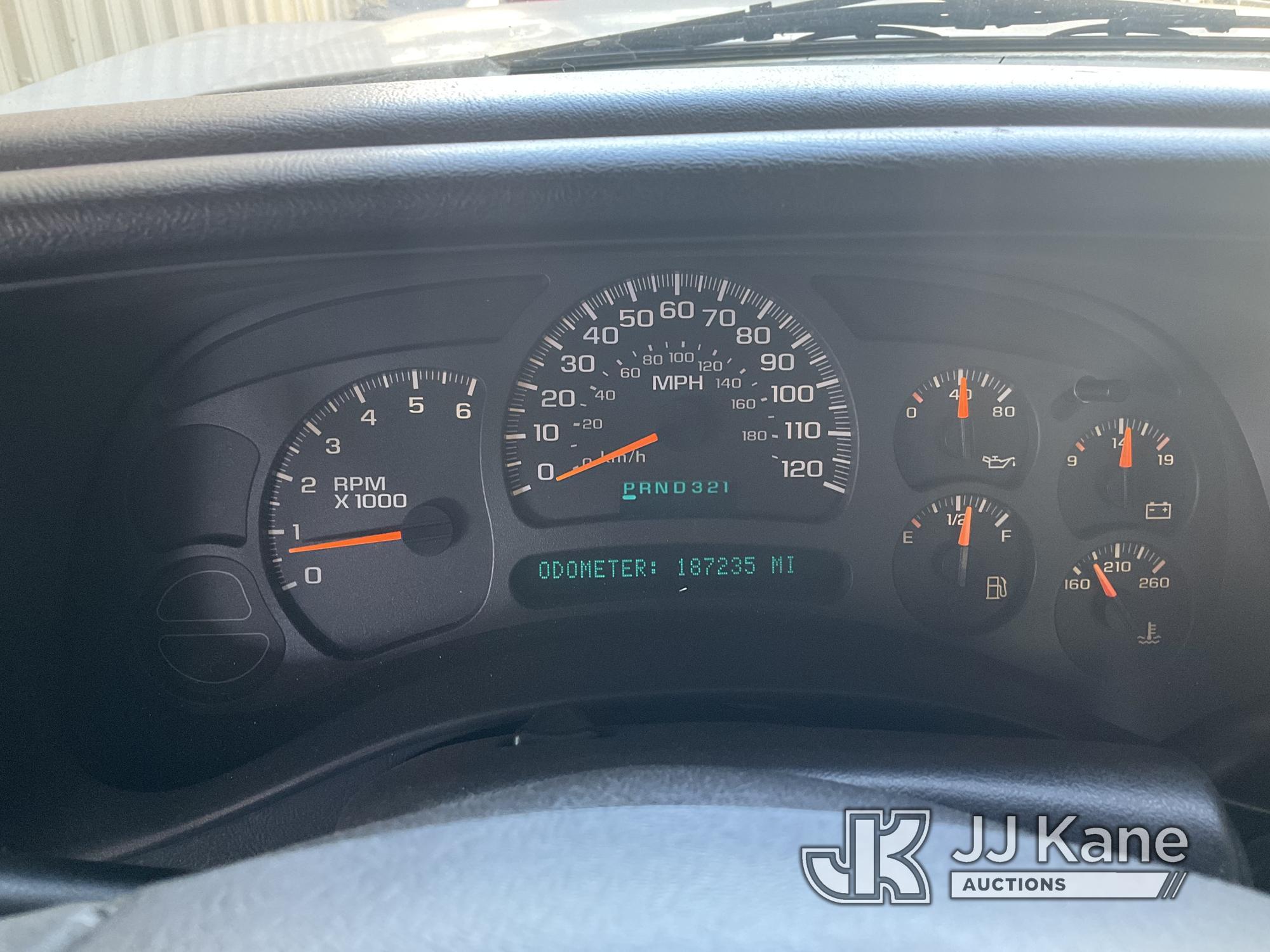 (Jurupa Valley, CA) 2003 Chevrolet Silverado 1500 Pickup Truck Runs & Moves